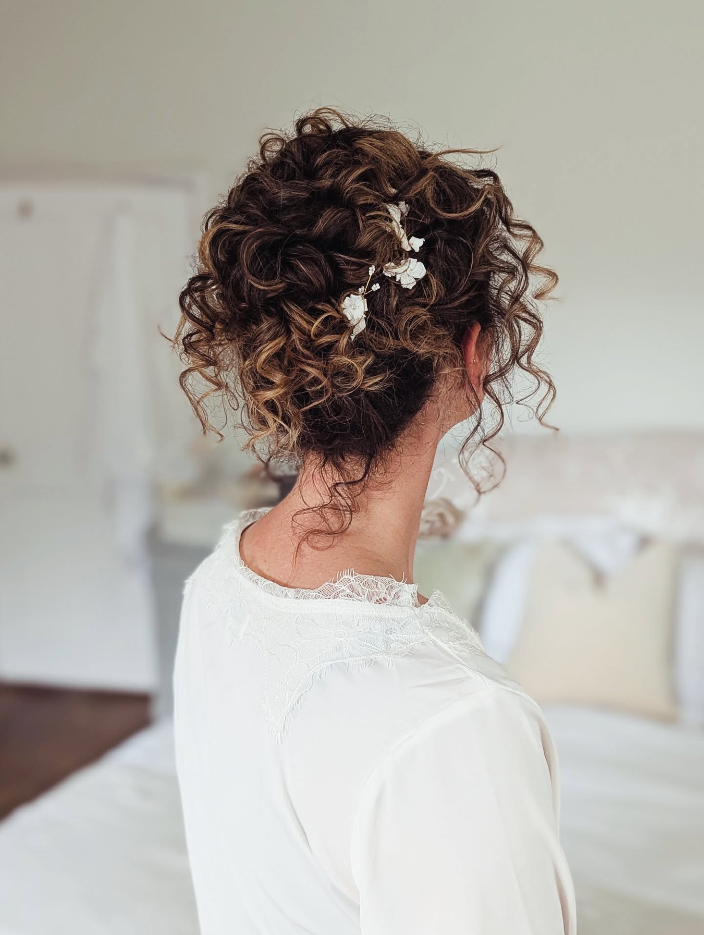 Curls for the guys & gurlsss ๐ผ
Choose yourself a hair stylist who enjoys and is confident working with your natural curl pattern...
(Apparently some stylists ask for you to straighten them prior?! What the ...๐ซ ๐ซ Please no. โ๐ผ)
Emphasise the beauty of your hair and keep looking like beautiful you - just a really special version ๐ฅฐ
Cody had lots of friends and family walking into her room 'Omg your hair! ๐ฅน' reactions...what more could you want ๐ฅฐ
Prepare to be filled with compliments all day after sitting in a chair with me ๐ซถ๐ผ
If you're ready to tick curly boho hair vibes off your wedding list today, drop me a DM and let's talk curls ๐
Becca x
P.s 2027 'nearly there-weds' I hear and see you - my waiting list is open ๐๐ผโค๏ธ
#cornwallbridalhair #cornwallweddinghairdresser
#cornwallbridalhairdresser
#cornwallmobilehairdresser
#devonbridalhair #devonbridalhairdresser #plymouthweddinghair #plymouthbridalhair #makeupartistcornwall #makeupartistdevon #makeupartistplymouth #bridalmakeupdevon #bridalmakeupcornwall
#cornwallbridalhair #bridalhairandmakeupdevon #bridalhairandmakeupcornwall
#UKbeachwedding
#elopementhairandmakeup
#smallweddingdevon #intimateweddingdevon
#devonelopement #cornwallelopement #dartmoorelopement #elopementuk
#ukelopement #devonweddinghair #cornwallweddinghair #bohohairdevon #bohohaircornwall