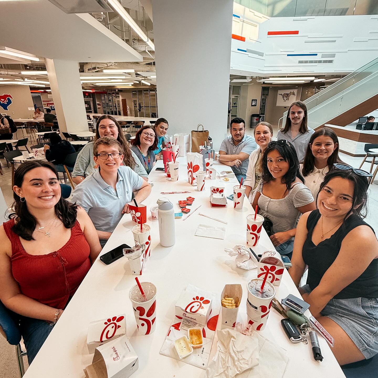 It’s so good to be back together again! 🥰
Looking for a place to belong? There’s a seat for you here.💙 Come hang out with us this week:
🍪Tuesday from 4-6pm: drop by Hughes Trigg and grab a sweet treat!
☕️Wednesday from 10-11:30am: coffee meet-up at Starbucks in Fondren Library
🏈Saturday: join us for Boulevarding!