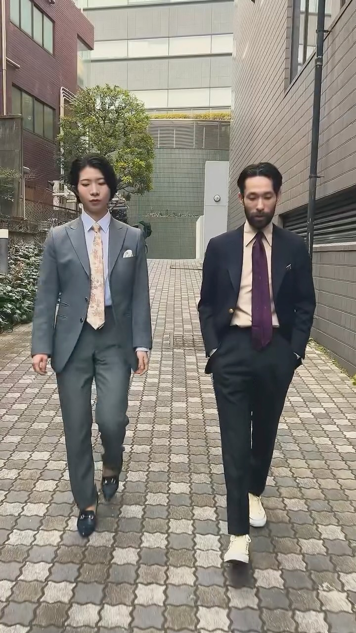 .
Stroll
#ordersuit
#orderjacket
#ladiessuits
#blazerstyle
#drapperhope