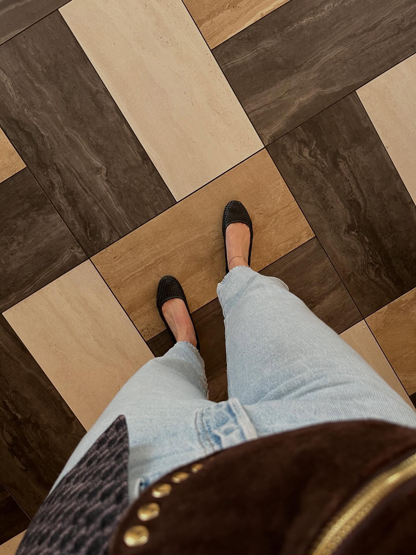 Would you dare?
#interiordesigner #slowliving #studiomique #interiorinspirations #interieurontwerp #personalhome #detailsmatter #interiorideas #interieurinspiratie #interiorliving #homestyle #amsterdambaseddesigner #amsterdamdesign #uniqueflooring #craftsmanship #slowdown