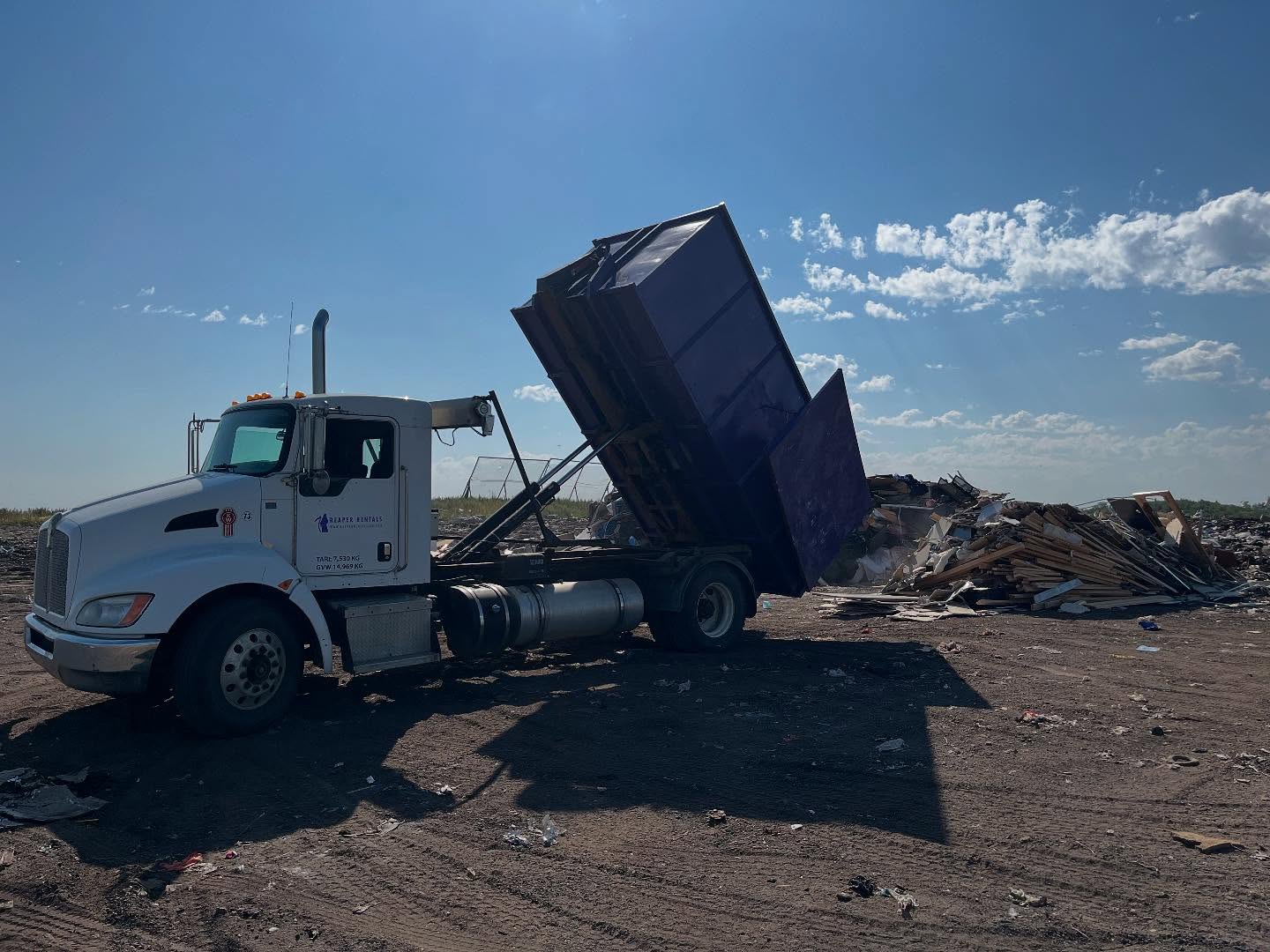 Just given er around town.
#wetaskiwin #bins #disposal #waste #garbage #demolition #construction #wood #materials #dumpster