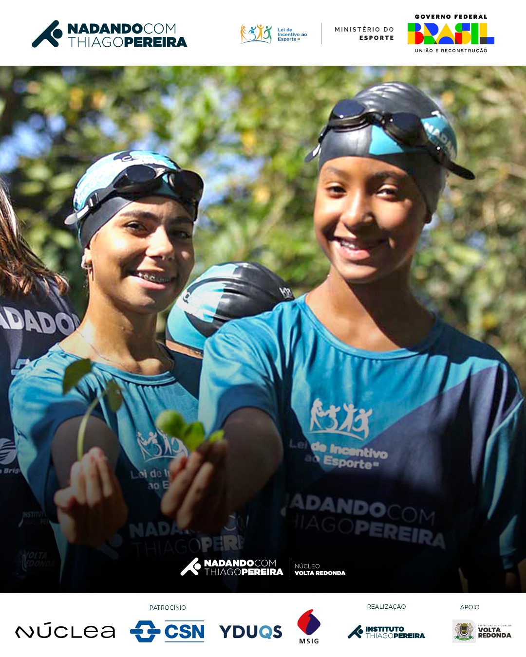 Segurança na água, cuidado com o planeta e cidadania andam juntos. 🌊🌱
Mais do que aprender a nadar, nossas crianças estão aprendendo a cuidar da vida em todas as suas formas.
Desde 2022, o Nadando com Thiago Pereira em Volta Redonda mantém uma horta comunitária, onde nossos alunos têm contato com conceitos de sustentabilidade, saúde e responsabilidade coletiva. É um espaço de educação ambiental, de fortalecimento da cidadania e de conexão com o futuro que queremos construir juntos.
Formar cidadãos conscientes é parte da nossa missão — seja dentro ou fora da água.
Essa iniciativa dialoga diretamente com os Objetivos de Desenvolvimento Sustentável:
✔️ ODS 3 – Saúde e Bem-Estar
✔️ ODS 11 – Cidades Sustentáveis
✔️ ODS 15 – Vida Terrestre
Tudo isso só acontece porque contamos com parceiros que acreditam na transformação e na construção do futuro através do esporte. Obrigado @oficialnuclea, @fundacaocsn, @institutoyduqs e @mitsuisumitomoseguros_oficial!