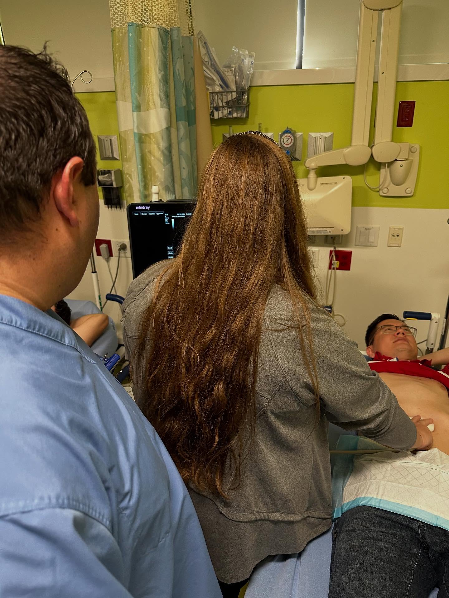 During our ultrasound rotation, PGY-1 Kianna Friesz, MD, practiced her POCUS skills during todayโs conference ๐๐๐ป๐๐ป #ultrasound #pocus #residentphysician #er #doctor #bedsideultrasound #emergencyroom