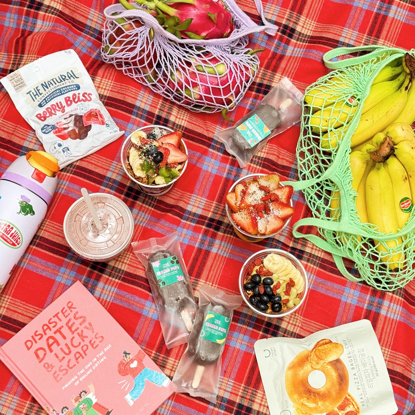 Picnic essentials - açaí bowls and popsicles on repeat! 🧺💕