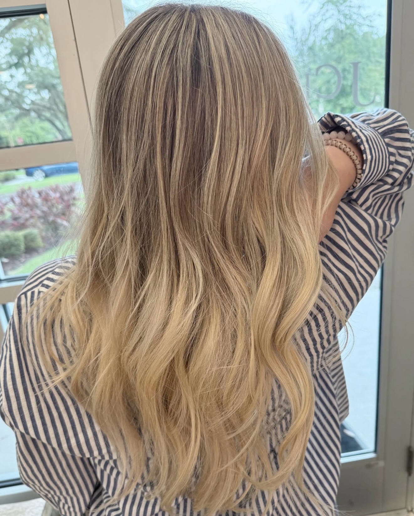 Bippity boppity beautiful blonde! 🪄
Color by: @j.nicole_styles
#bippityboppityboo #hairtransformation #art #orlando #disney #hairstylist #cinderella #hairsalon #inspiration #windemere #hairgoals #friday #beauty #florida