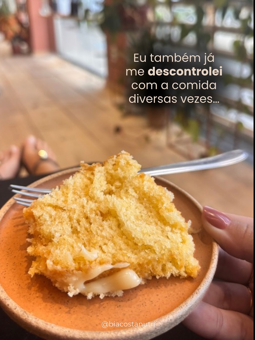 A soma das suas ações é o que te define.
Esses comportamentos são comuns, mas não são saudáveis.
E quanto mais você alimenta eles, mais você se afasta de você, do que você merece - que é a paz com a comida.
Comenta a palavra PADRÃO que eu vou te contar o que fiz para romper esse ciclo repetitivo.
