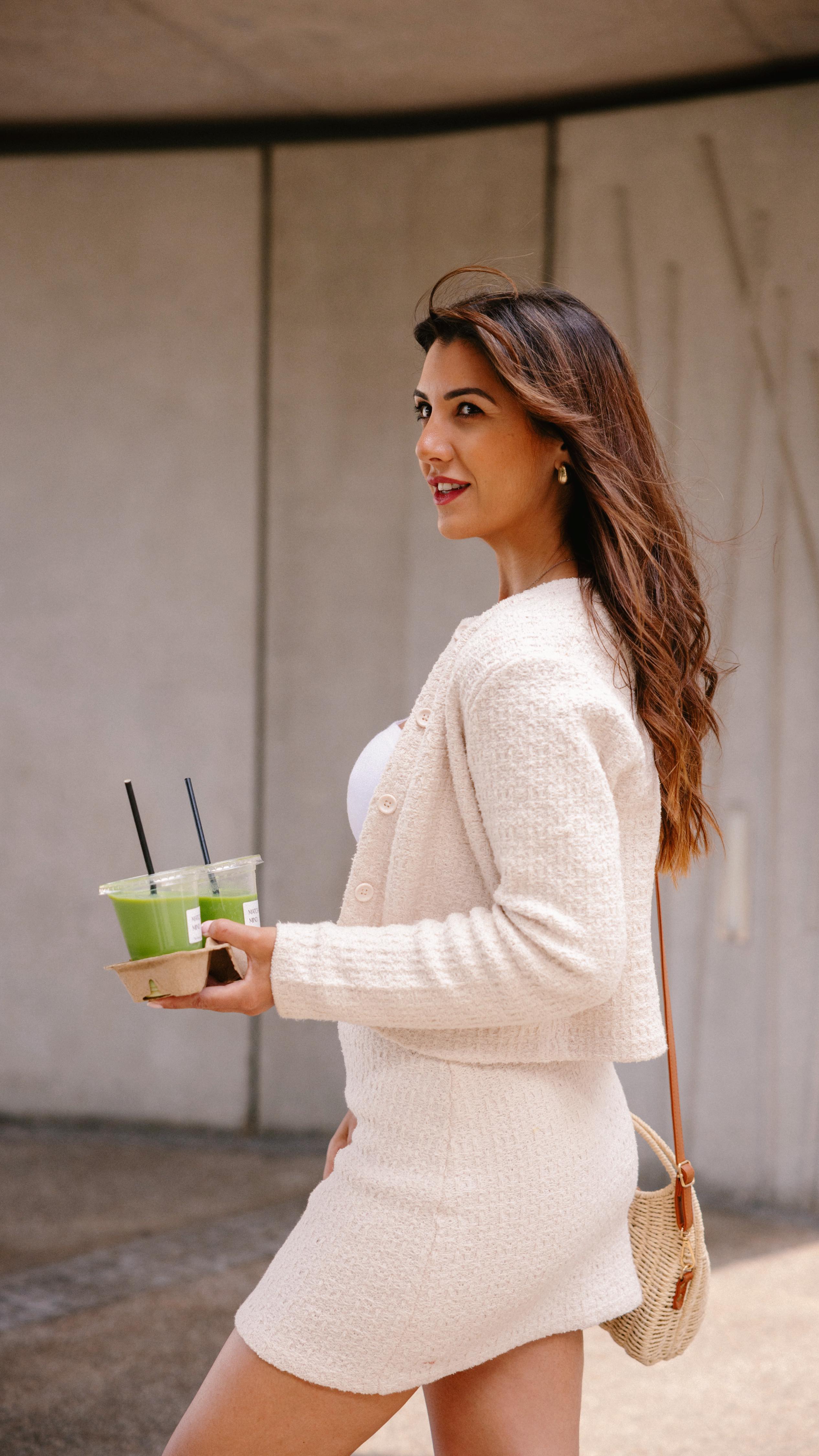 Matcha can physically dissolve cancer cells.
It’s not a trend, it’s a real healing food.
Pure organic ceremonial matcha at its first harvest is the best.
Full of polyphenols and immune fighting properties - it really is underrated.
I can vouch for it personally.
My immune system was terrible as a child/teen. After 7 years of drinking matcha every day - I never get unwell.
I can probably count on one hand how many colds I’ve had in that time, never mind all the other inflammatory issues I used to have.
There are more and more studies done on matcha all the time.
And guess what…
We might just have the perfect matcha for you soon! 🤫
Podcast with: @drsamwatts @areallygoodcry
Disclaimer ** This video is about sharing interesting research and perspectives, not medical advice - always speak to a healthcare professional for that.