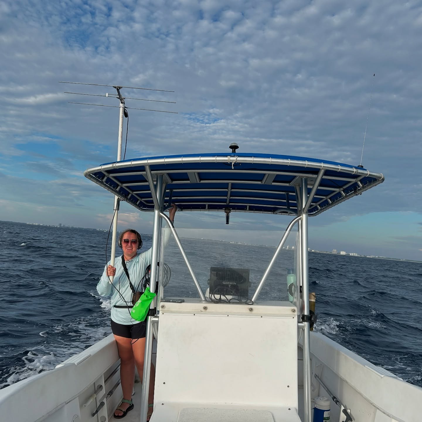 Success! @fauscience #gradstudent @genevievesly09 recovered the #camera #tag package that she deployed on a #nurse #shark yesterday. Looking forward to seeing the footage that the shark collected. #marinebiology #fieldwork @dusky_boats @atstrack @colganfoundation