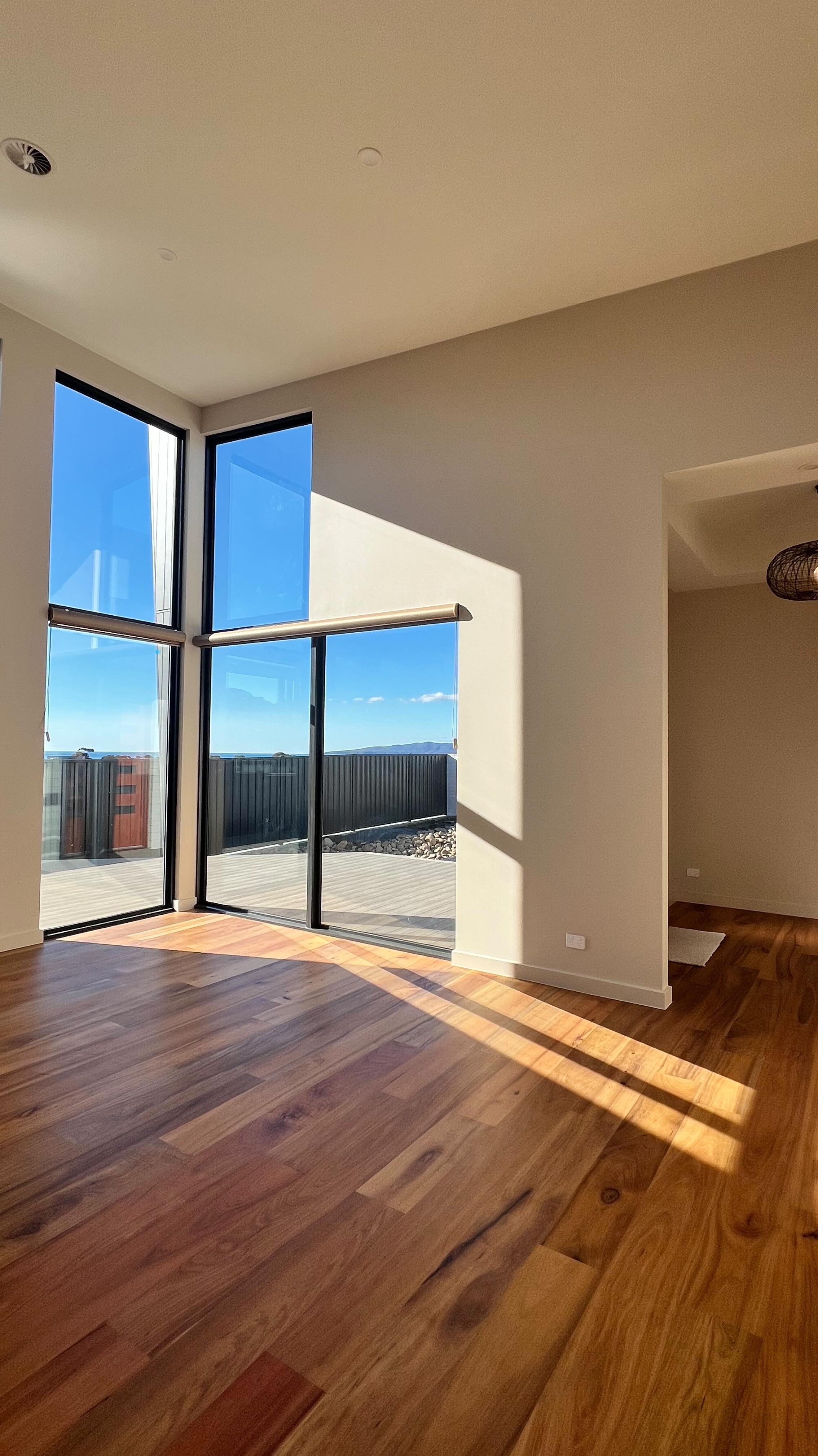 Natural light, open flow and big windows to bring a grand, luxe feel to everyday living โ๏ธ
#islandbuildingsolutions #tassiebuilder #custombuilthomes #newbuild #tasmanianbuilder #qualitybuilder #customhome