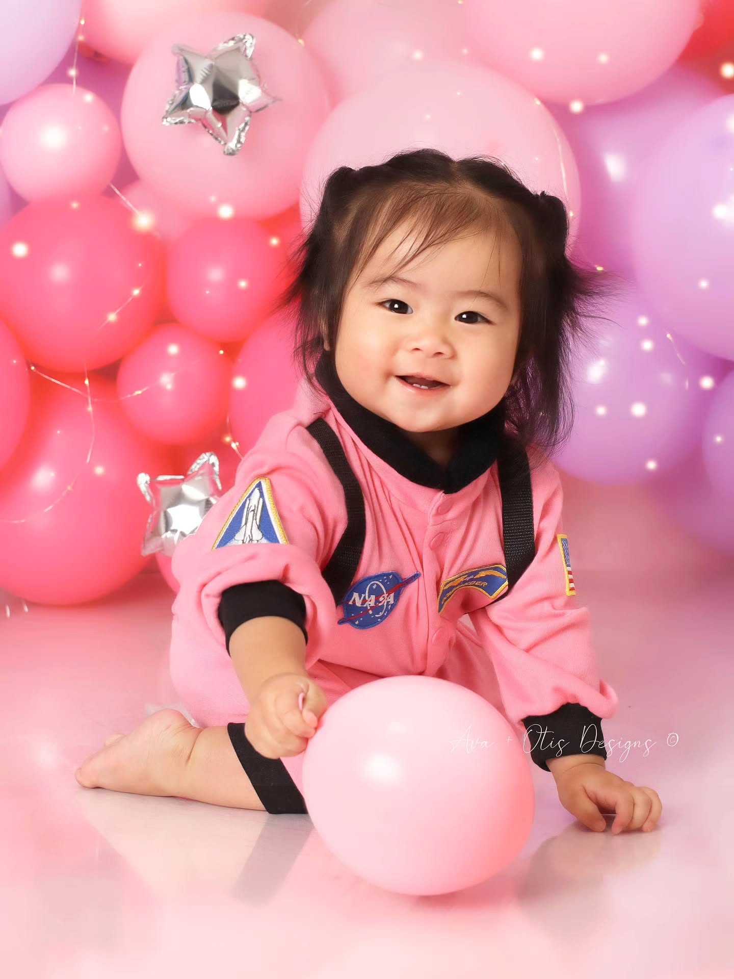 cutest little astronaut I ever did see! 🌌👩🏻🚀
#astronaut #pinkastronaut #outerspace #outerspaceparty #outerspacebirthday #girlaspacebirthday #spacebirthday #spacebirthdaytheme #spaceparty #pinkspace #pinkouterspace #galaxy #firsttriparoundthesun #spacedisco #outofthisworld #aroundthesun #outofthisworldbirthday #spacediscobirthday #birthdayphotoshoot #birthdaygirl #birthdayshoot #spacecakesmash #astronautcakesmash #astronautbirthday #avaotisdesigns #bayareaphotographer #bayareamoms
