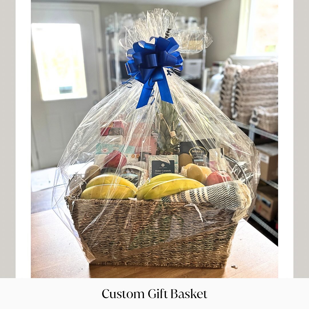 A thoughtful closing gift.
This custom Saskatoon Gift Basket was created with a mix of locally loved favorites and a few special extras — exotic fruit, Squeeze dried fruit, and a hanging air freshener. A unique way to celebrate new beginnings with something meaningful and delicious.
#CustomGiftBasket #ClosingGift #SaskatoonGiftBasket #FraserValleyBasketCo #LocalBCProducts #ArtisanGifts #HousewarmingGift #RealtorClosingGift #GiftBasketInspiration #CelebrateWithGifts