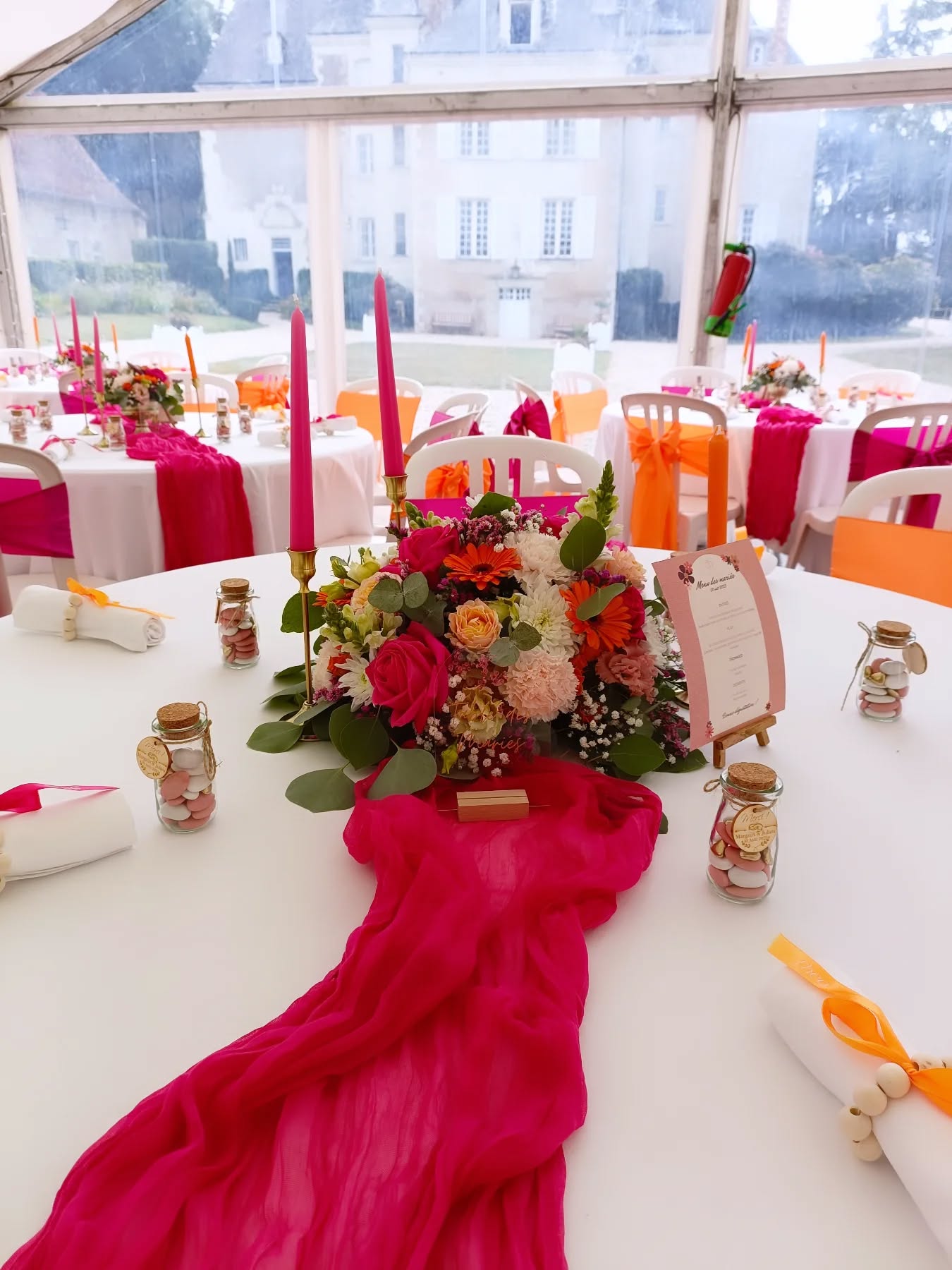Mariage fushia et orange au domaine des Allées d'Harambure 🧡💘
Du peps, des fleurs et du chic !
#mariagedecoration #mariage #thelittlefactory86 #fleurs #fushia #orange #pink #pinkorange #weddinginspiration #wedding #weddingdesigner