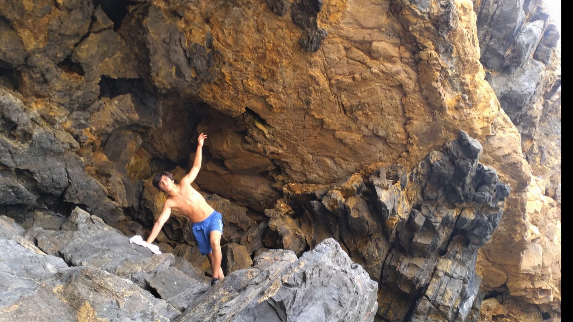 🌊✨ Wild Beaches North of Guincho ✨🌊
#WesternmostRoute
#WildBeaches
#NorthOfGuincho
#HiddenParadise
#AtlanticCoast
#WildPortugal
#SecretSpots
#NatureLovers
#UntouchedNature
#OceanVibes
#CliffViews
#ExplorePortugal
#OffTheBeatenPath
#SintraMagic
#BeachEscape
#TravelPortugal
#SunsetVibes
#AdventureAwaits
#CoastalWonders
#DiscoverEurope