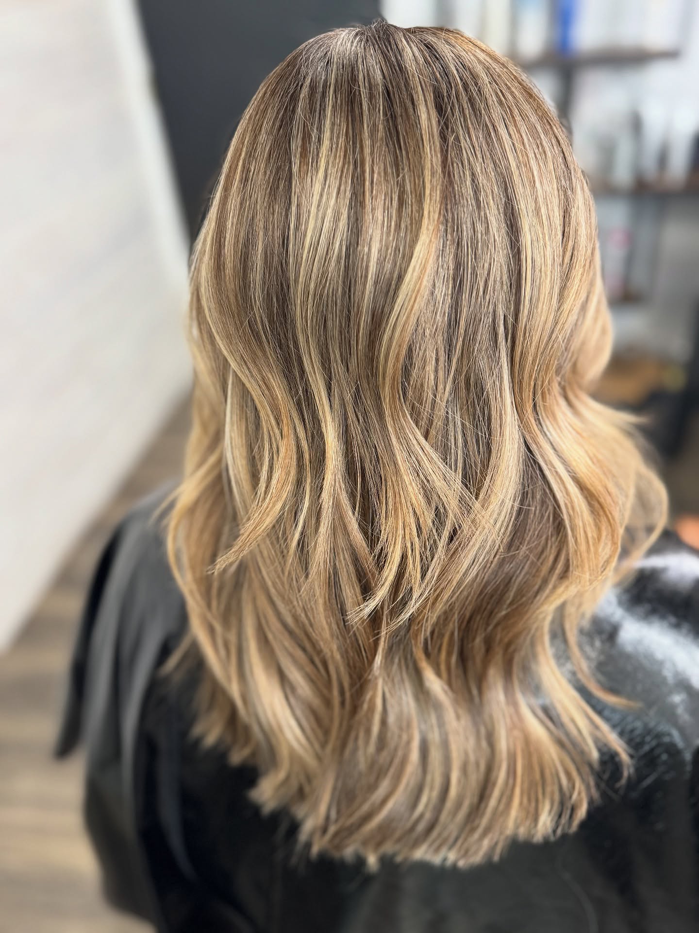 That perfect blend of highs and lows 🤌🏼
#levelheadedhairdesign #sumner #sumnerhairstylist #sumnerhaircolor #bonneylakehairstylist #kenracolor #kenraprofessional
@katiesoll