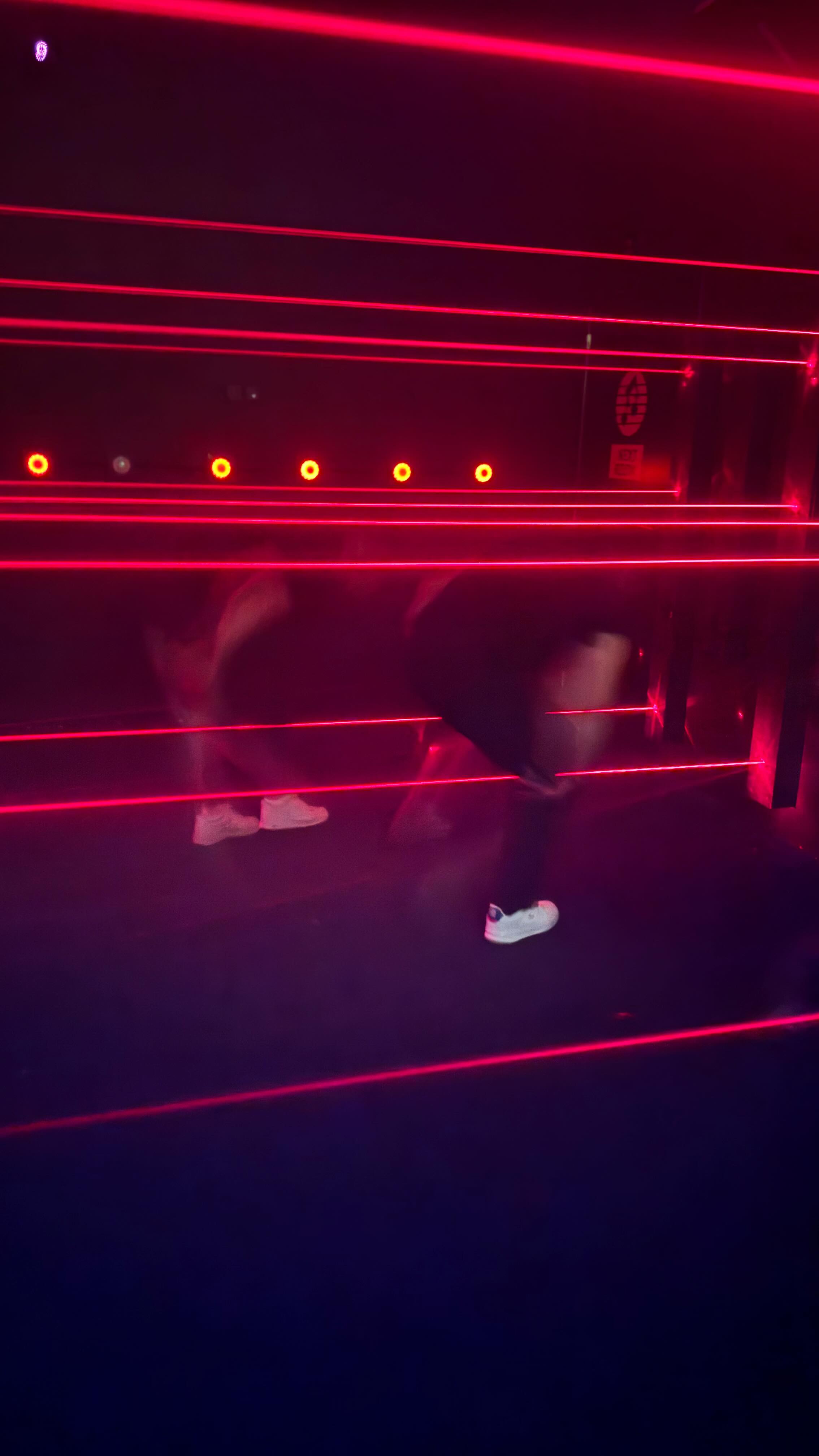 Activité insolite en Belgique 🇧🇪 ?
Teste Bombsquad : un escape game d’aventure pas comme les autres 🎯💥
🔐 Résous des énigmes
🔦 Évite les lasers façon film d’action
🎶 Joue au memory musical
⚡ Un mélange unique de fun, suspense et adrénaline pour toute la famille 👨👩👧👦
💬 Tu penses que tu pourrais désamorcer la bombe à temps ? 👀
@bombsquad.brussels
#belgique #escapeGame #bombsquad #sortieenfamille #activitefun #kontnuapp
@kontnu.app *invitation commercial