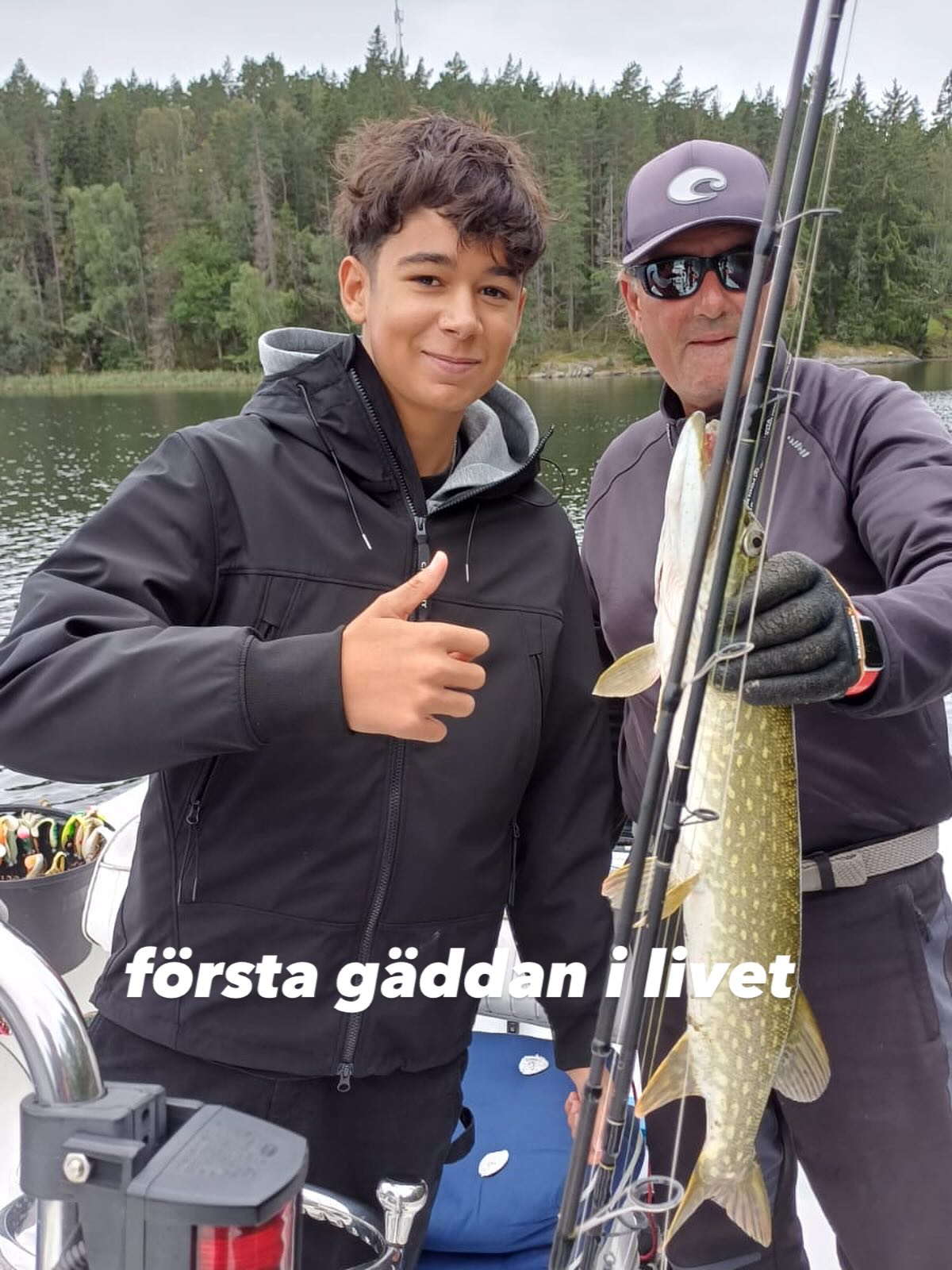 Och fler blev det. Pappa med dom från Spanien åkte ut med oss för att fiska i Skärgården. Alla nöjda och glada.