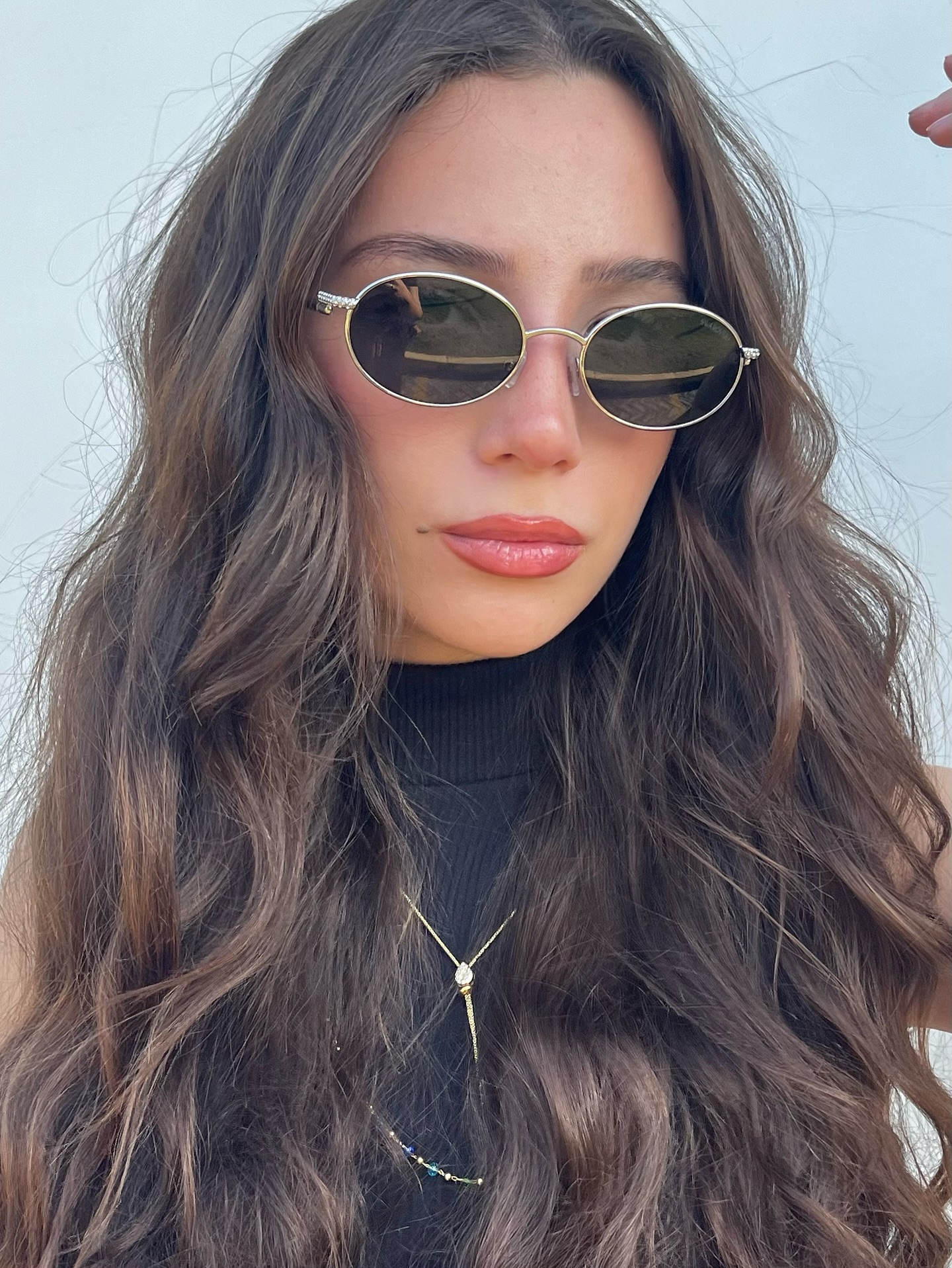 Brilho que vai além da visão. ✨
Os óculos Swarovski unem sofisticação e design exclusivo em cada detalhe, das lentes elegantes ao toque luxuoso das hastes com cristais.
Um acessório que não só completa o look, mas transforma a forma como você se apresenta ao mundo.
Esse modelo e outros disponíveis na The Vision! 💙
#Swarovski #ÓculosDeLuxo #EstiloComBrilho #ElegânciaQueEncanta