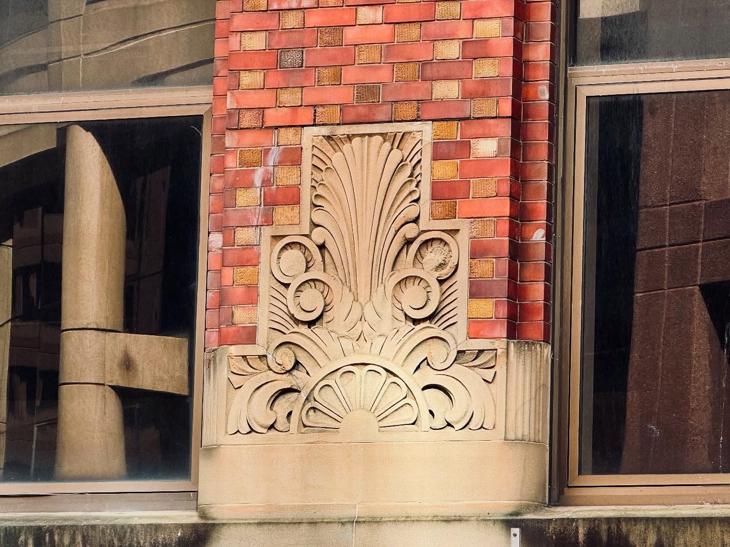 Paisley House, Druitt Street, Sydney (1936)
Designed by Percy William Ritchie for Central Agency Ltd (the Australian branch of J. & P. Coats and Clark, Scottish cotton and silk spinners).
This Art Deco warehouse/office is a riot of detail: textured variegated brickwork (then hailed as ‘plastic”) in a Flemish bond to the piers, tapestry/herringbone spandrels, tiled fins, carved Hawkesbury sandstone, and chromium-plated brass shopfronts.
The interiors were once just as plush—though much has since been lost.
We’ve recently been involved in a light-touch adaptation of the upper floors. Now, into the municipal assessment maelstrom it goes… ⚖️