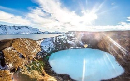 Askja volcano is one of Iceland’s most incredible sights—a true spectacle of nature that you have to see to believe. The vast caldera, the deep blue lake, the wild, open landscapes… nothing else compares. @visitmyvatn #Askja #IcelandAdventure #GeoTravel #VisitMyvatn