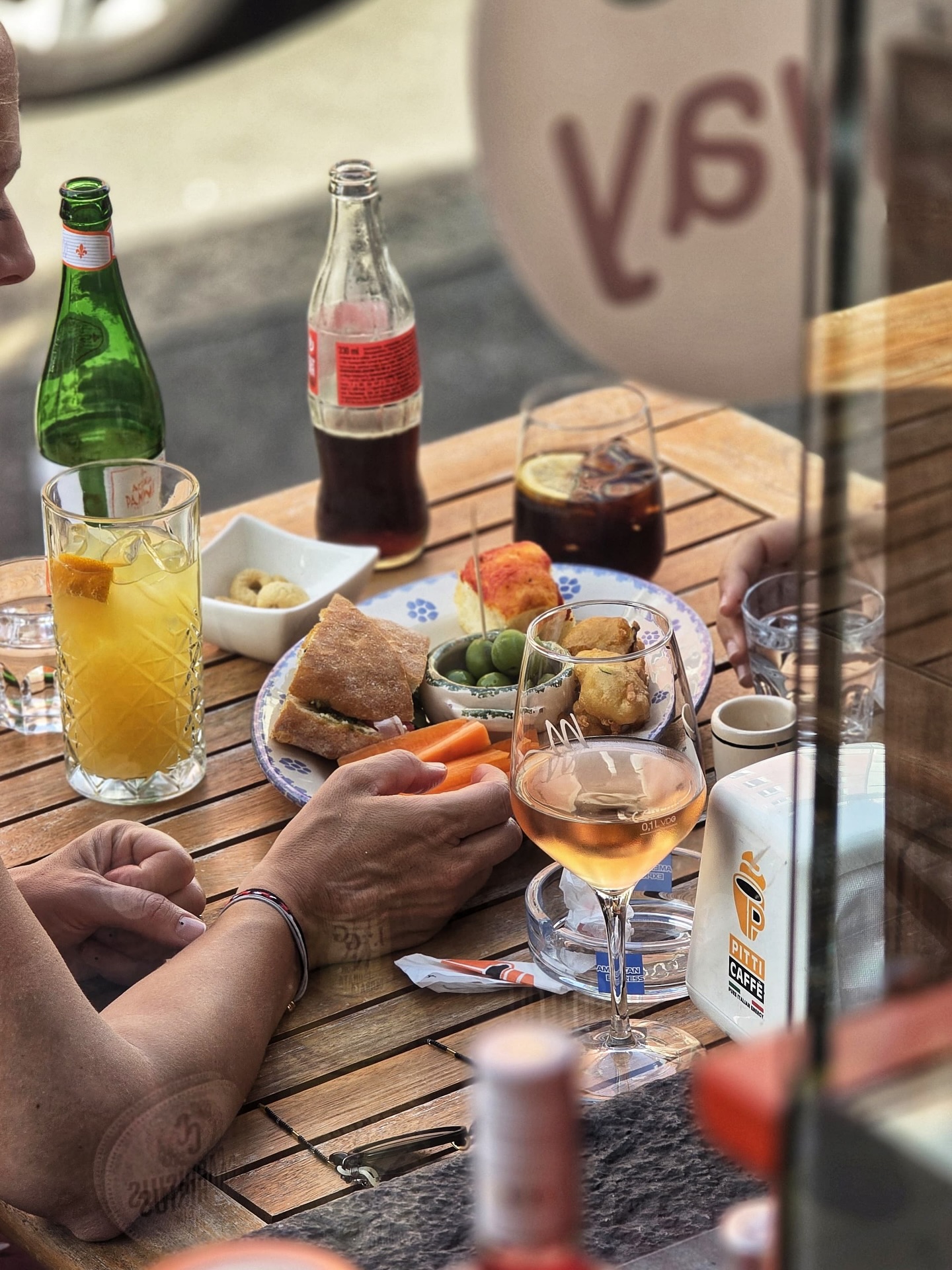 Summer vibes, sips & bites at Il Salotto 🍹🥂✨
#summer #aperitivo #zurich #apero #switzerland #italy #italian #cocktails