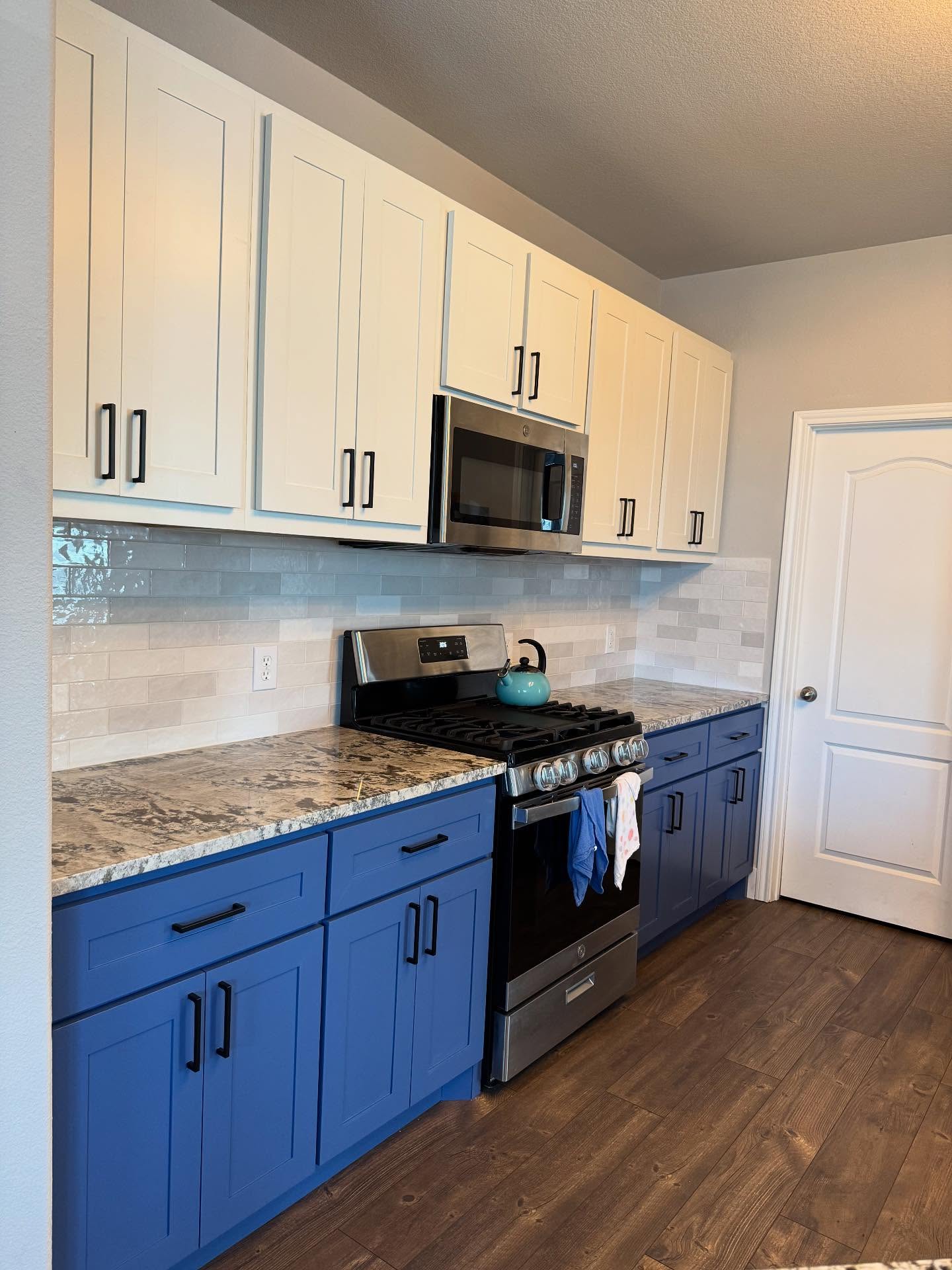 ✨ Transformation Complete! ✨
From outdated to outstanding — this kitchen and flooring replacement completely changed the look and feel of the home. The new floors brighten the space and the fresh kitchen design makes it both stylish and functional.
Which part do you love most — the kitchen or the floors? 👇
#KitchenRemodel #BeforeAndAfter #HomeRenovation #FlooringInstallation #KitchenDesign #RemodelingProject #DreamKitchen #HomeImprovement #RenovationInspiration #FlooringDesign #KitchenGoals #RemodelingIdeas #InteriorDesign #HomeGoals #ConstructionLife #ModernKitchen #KitchenAndBath #FlooringExperts #RemodelingBeforeAndAfter #HomeTransformation