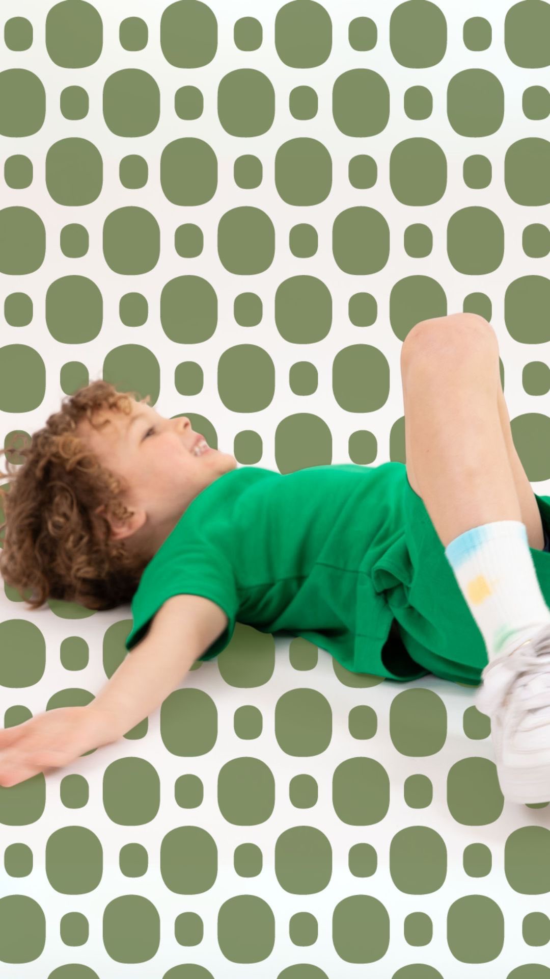 Kids in bright, matching outfits are easier to spot and remember than those in muted, mismatched clothes 👀✨ My Bright Tyke makes it simple.