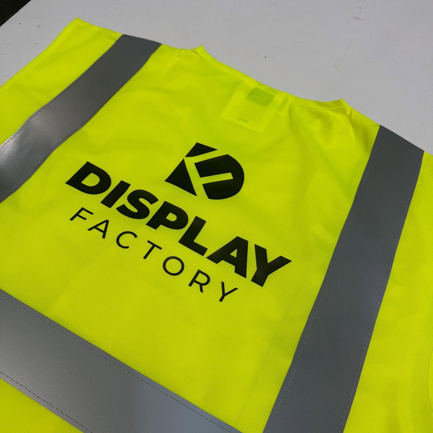 Some hi-vis vests for Display Factory
.
.
#autumn #winter #hivis #hivisvest #clothing #vest #clothing #printers #decorators #silkscreen #screenprinting #ink #colour #print #embroidery #directtofilm #directtogarment #product #garment #tshirt #hoodies #screenprintinglife #vinyl