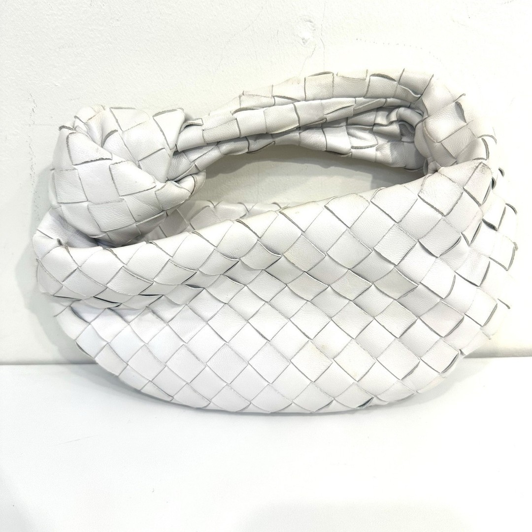 Only $1099! A Bottega Veneta Mini Jodie Handbag in luxurious white lambskin, featuring gold hardware and a chic woven crescent shape. Perfect for any occasion! #BottegaVeneta #LuxuryHandbag #MiniBag #FashionGoals ๐โจ
https://ebay.us/m/gAHtwj