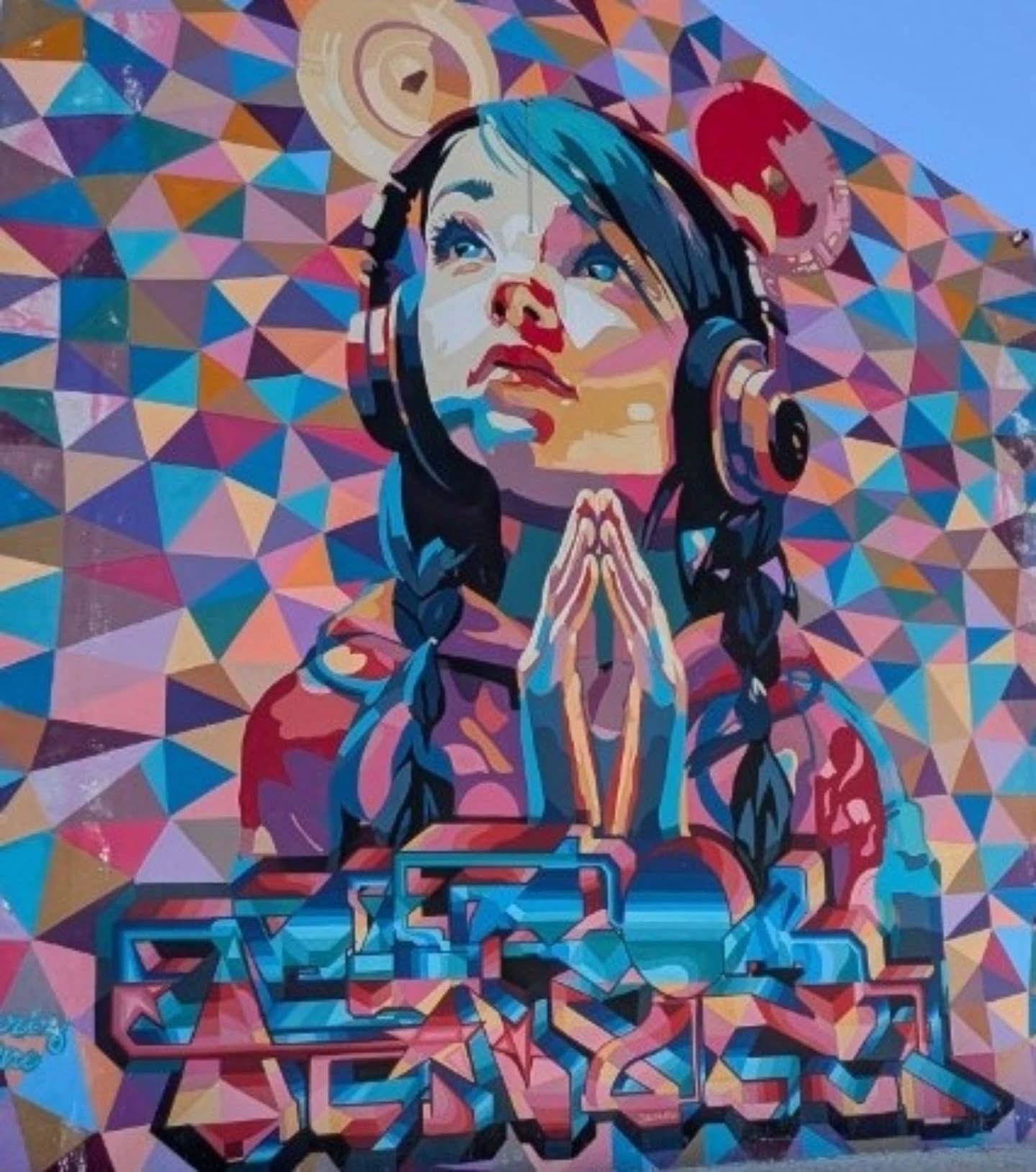 ✨ Finally found my spot 🇵🇹 ❤️💚
📍LX factory, Lisbon
📷 A few pics with my pixel 9a
July 2025
#lisbonlovers
#lxfactorylisboa🇵🇹
#streetart #styleindustriel #foodcourt #artiststudio #pixel9a #picsoftheday #holidays🌴 #summerlight #portugal