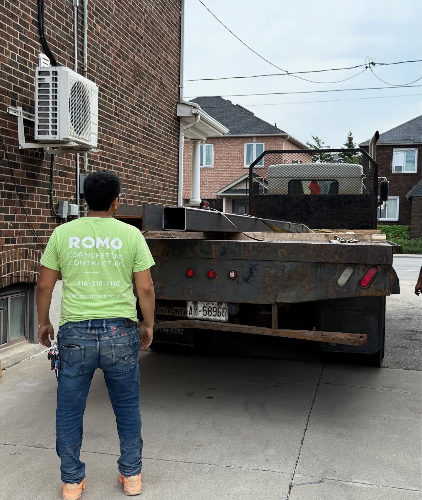 27 foot Structural steel I-beam delivery with columns and custom pieces in St clair West, Toronto! #contractor #steel #renovation