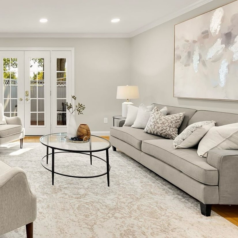 From living rooms to lofts to bedrooms to bars — we’ve had a busy week staging around the DMV! #fallmarket #homestaging #vacantstaging #stagedtosell -