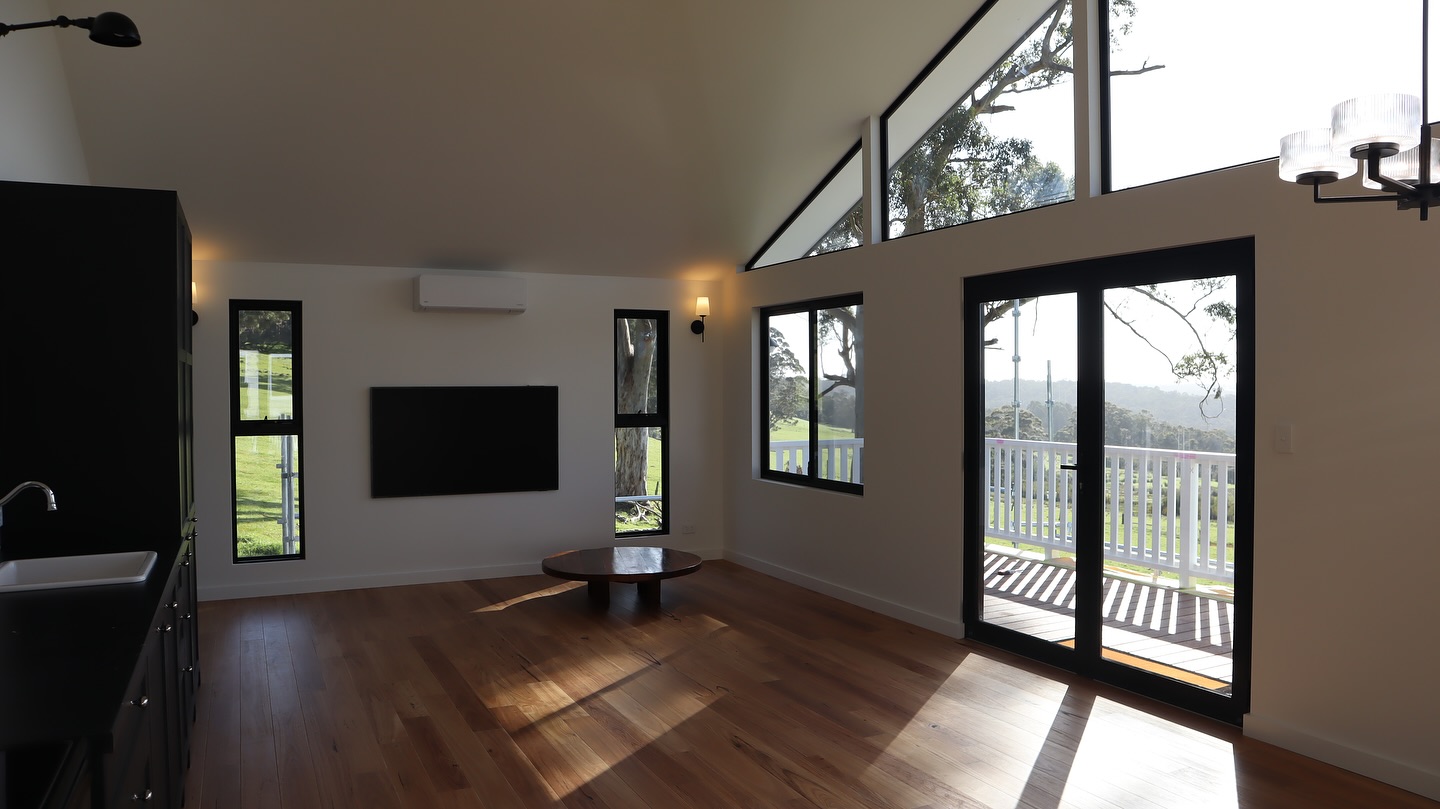 Hard to beat waking up to these country views on our recently completed 2x1 build on Wishart Place.
Big thanks to all our great trades and suppliers!