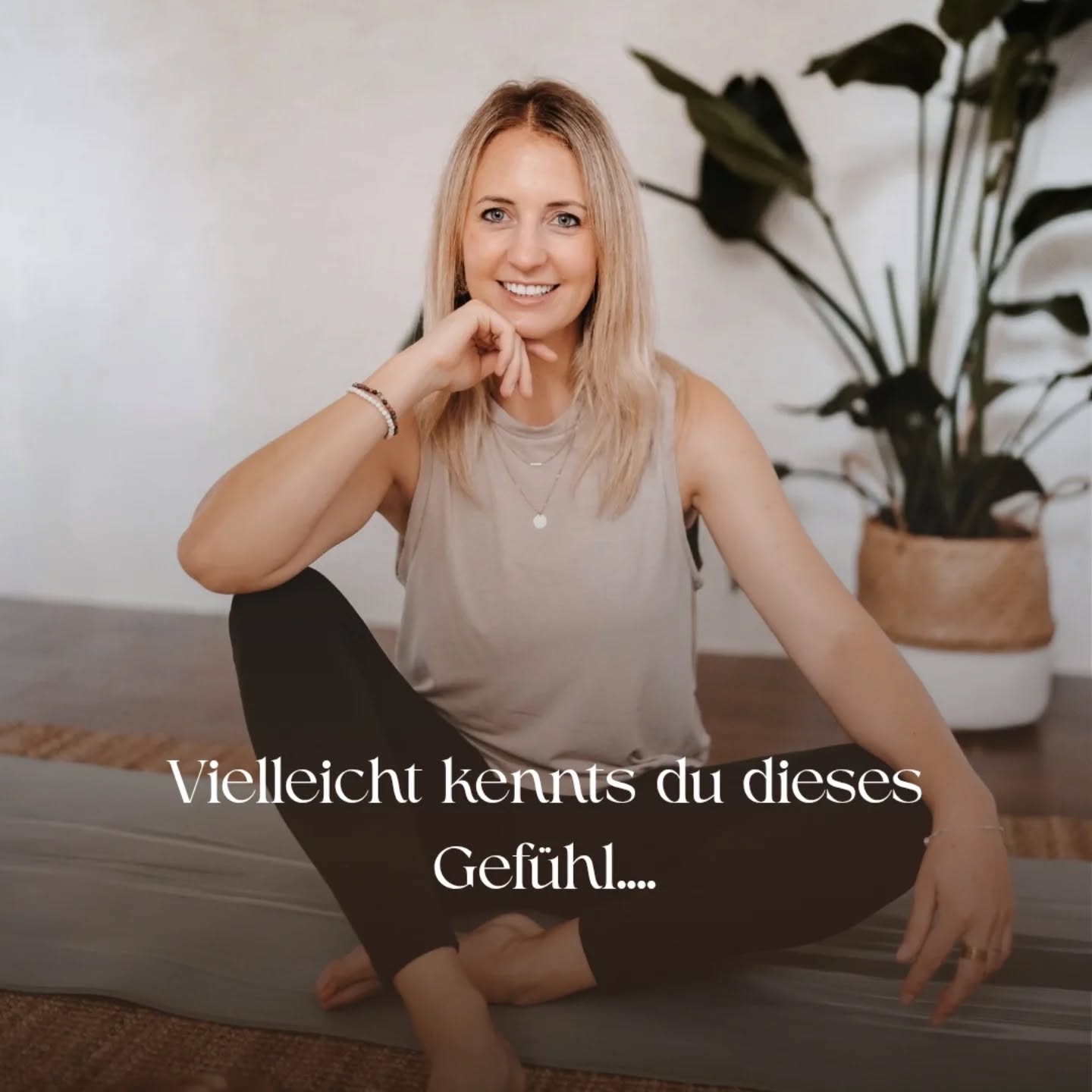 Vielleicht kennst du dieses Gefühl....
du funktionierst im Alltag, doch innerlich sehnst du dich nach mehr Leichtigkeit, Klarheit und Vertrauen.
Zweifel, Stress oder innere Unruhe rauben dir Energie und du fragst dich, wie du wieder näher zu dir selbst finden kannst.
Genau hier setzt meine einfühlsame 1:1-Begleitung an:
ein geschützter Raum nur für dich, in dem du dich öffnen, Altes loslassen und deine eigene Stärke wiederentdecken darfst.
Ich begleite dich mit meiner Erfahrung und Intuition dabei,
♡ Stress zu regulieren und emotionale Entlastung zu finden
♡ hinderliche Glaubenssätze zu lösen
♡ mehr Körperbewusstsein und innere Ruhe zu entwickeln
♡ Vertrauen in deine eigene Kraft aufzubauen
♡ Klarheit für deinen persönlichen Weg zu finden
Wir schauen gemeinsam auf das, was dich bewegt, blockiert oder festhält, achtsam, ohne Bewertung und in deinem Tempo. 💫
Zum Start meines neuen Angebots öffne ich 3 besondere Plätze!
Wenn du dich von meinen Worten berührt fühlst und spürst, dass dich dieser Weg unterstützt, freue ich mich, wenn du dich bei mir meldest. 🤍
Alle Infos findest du auch unter dem Link in Bio. 👆
#reliefandflow #relief #flow #begleitung #mentoring #selbstentfaltung #zurückzudir