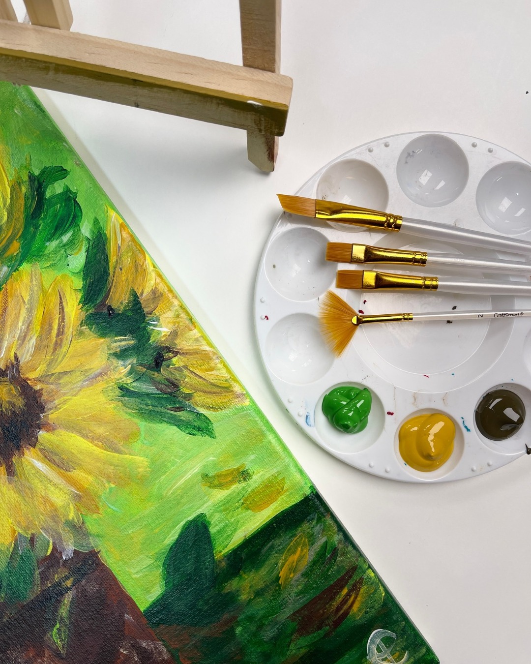 Have you booked your spot for our first Gather & Paint workshop this Sunday?! 🖌️ Get a little messy, make something bold, and leave with a canvas full of color. Join us for a step-by-step acrylic painting session that’s beginner-friendly and anything but boring. Sunflowers are the subject for this class, but the vibe is all yours. All materials provided.
Sunday, September 14th • 2 to 4 p.m
Visit warehouseboise.com for tickets or click the 🔗 in bio
Presented by Lenses & Brushes