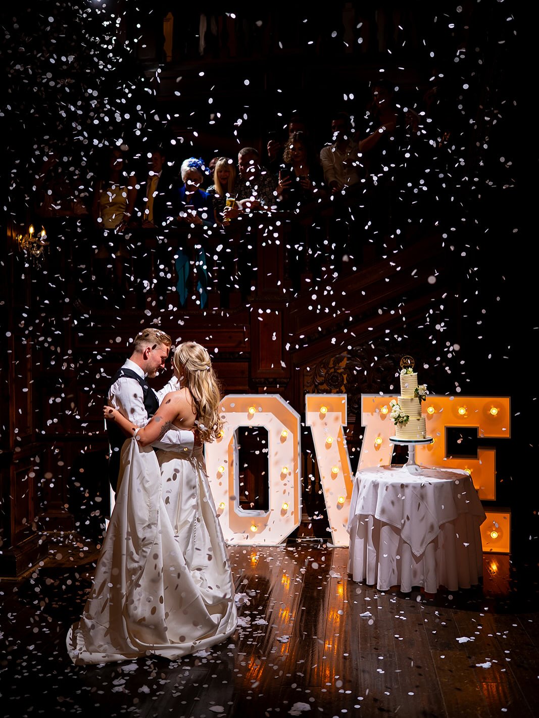 Don’t you just love love ❤️❤️❤️
Rhiannon & Sam on their special day. I spend way too much time looking through all my brides photos but I love receiving them so much.
Photographer: @tommy_james_photography
Venue: @bourtonhall
Dress: @pronovias
•
•
•
•
•
#realwedding #pronoviasbride #warwickshirewedding #weddinginspo #pronovias #bourtonhall