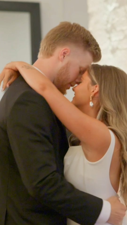 It is always such an honor to get to be part of someone's big day. @paigecrooks @be_crowned_ink I cant believe its been over a year!
.
Inquiries for wedding choreography to office@complexdance.com
.
First dance, father/daughter, mother/son, wedding party