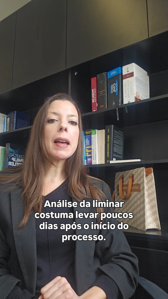 Recebeu a indicação para o tratamento com Spravato e o plano de saúde negou? Você não está sozinho(a) e existem caminhos!
Neste vídeo, respondo 3 perguntas que mais ouço de pacientes que precisam de ajuda para conseguir o tratamento na justiça:
O laudo médico: Por que ele é a peça-chave?
O tempo: A liminar realmente sai rápido?
O cumprimento: E se o plano ignorar a decisão?
A burocracia não pode ficar acima da sua saúde mental. A justiça existe para garantir seu direito a um tratamento digno e eficaz.
➡️ Está passando por isso ou conhece alguém que precisa de ajuda? Me envie a palavra 'AJUDA' no direct. Vamos lutar juntos por esse direito!
#DireitoDaSaude #Spravato #LiminarJudicial #PlanoDeSaude #AdvocaciaEmSaude #DepressaoResistente #SaudeMentalImporta""