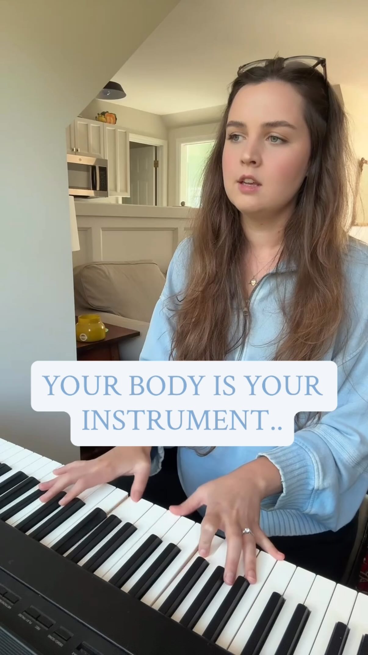 You deserve to feel FREE!!
To feel like everything is balanced and you are in control of your self, your voice, your emotions
The only way to do this is with the Nervous System 🤷♀️
That’s why I help singers (and non singers!!) transform through a mind, body, spirit, BRAIN approach where we approach total healing of self, unlocking the voice, and stepping into power through the NERVOUS SYSTEM.
To get the FREE training, follow me @emilyhollowayvoice  AND 
DM or comment “FREE”❤️❤️❤️
Cheering you on always,
Emily 💕
