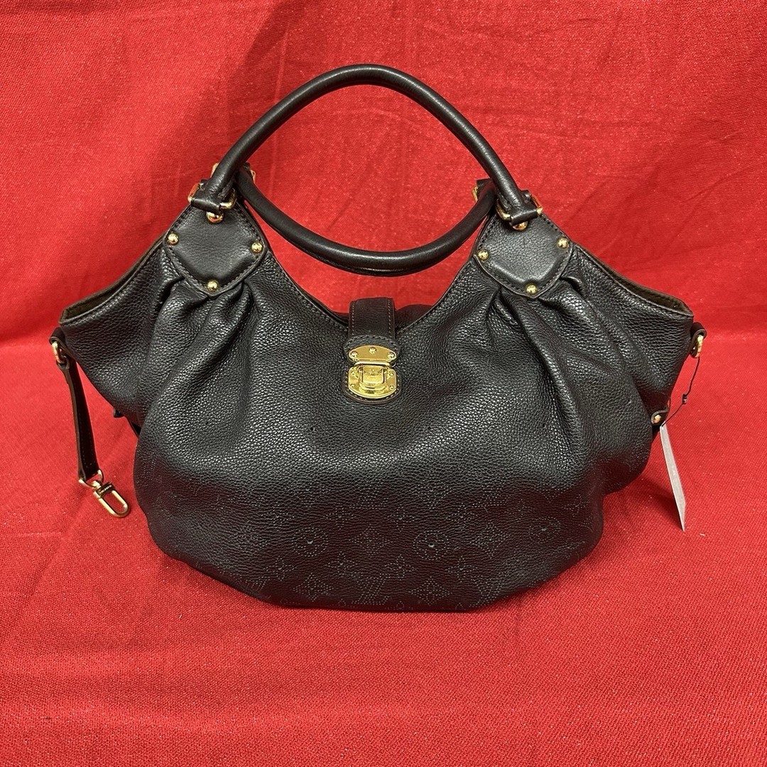 Only $649. Louis Vuitton Mahina XL Hobo in Dark Navy Blue ๐โจ Featuring luxe leather, gold hardware, and a spacious design for all your essentials. Perfect blend of elegance and functionality! #LouisVuitton #LuxuryBag #Fashionista #HoboBag #ChicStyle ๐๐ #LouisVuittonMahina #eBayStore #huntington_superpawn
https://ebay.us/m/dTA1T3