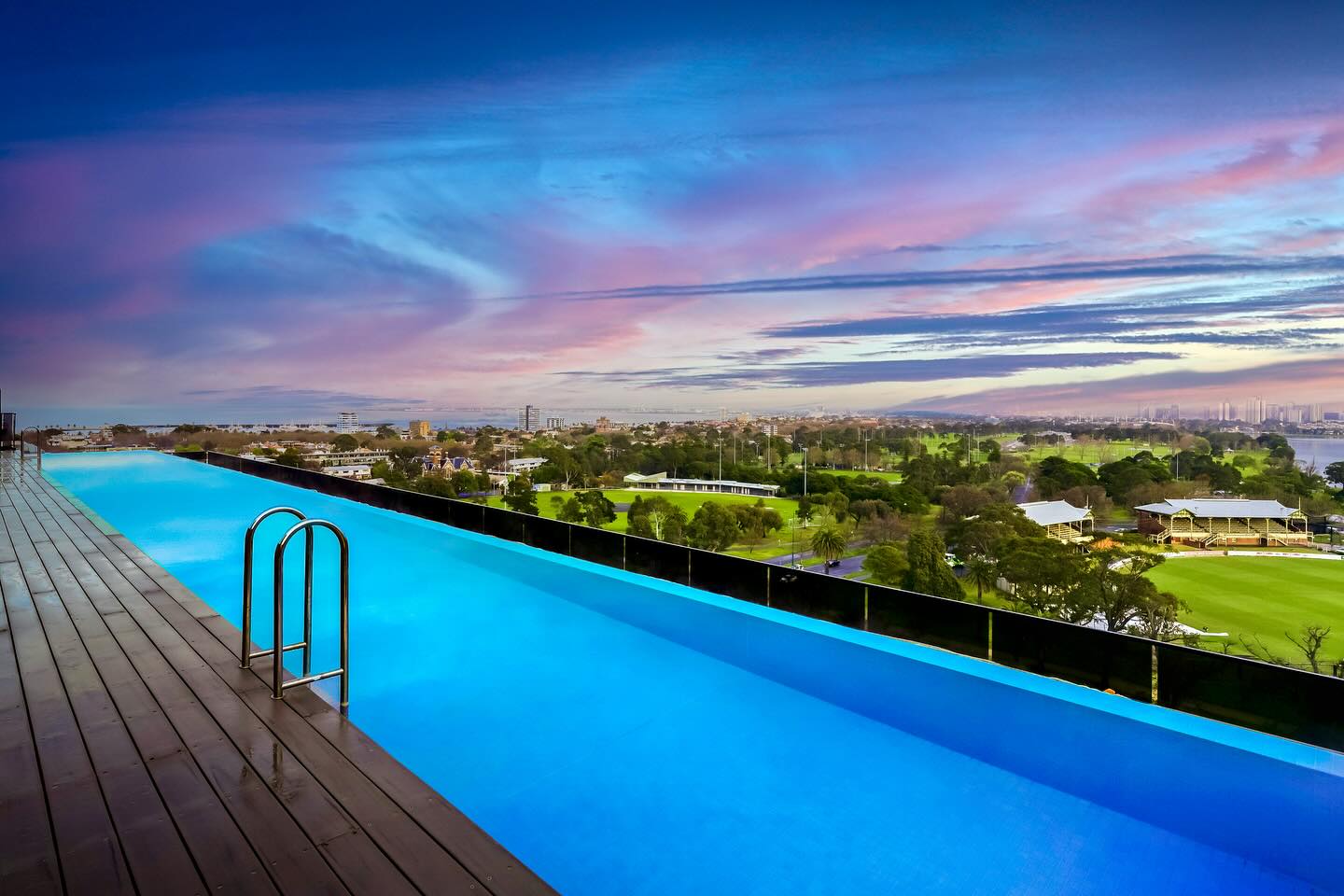 When the amenities are this fire… who needs a holiday? Wake up to St Kilda vibes and Albert Park views every day.
Capturing one listing at a time! This is m3studios.
#StKildaLiving #AlbertParkViews #MelbourneRealEstate #MelbourneLiving #MelbourneApartments #LuxuryLiving #ModernLiving #RealEstateMelbourne #ArchitectureLovers #PropertyPhotography #InteriorDesign #AussieApartments #ApartmentGoals #RealEstateLife #UrbanLiving #LifestylePhotography #MelbourneViews #StKildaViews #LiveWhereYouLove #CapturingHomes