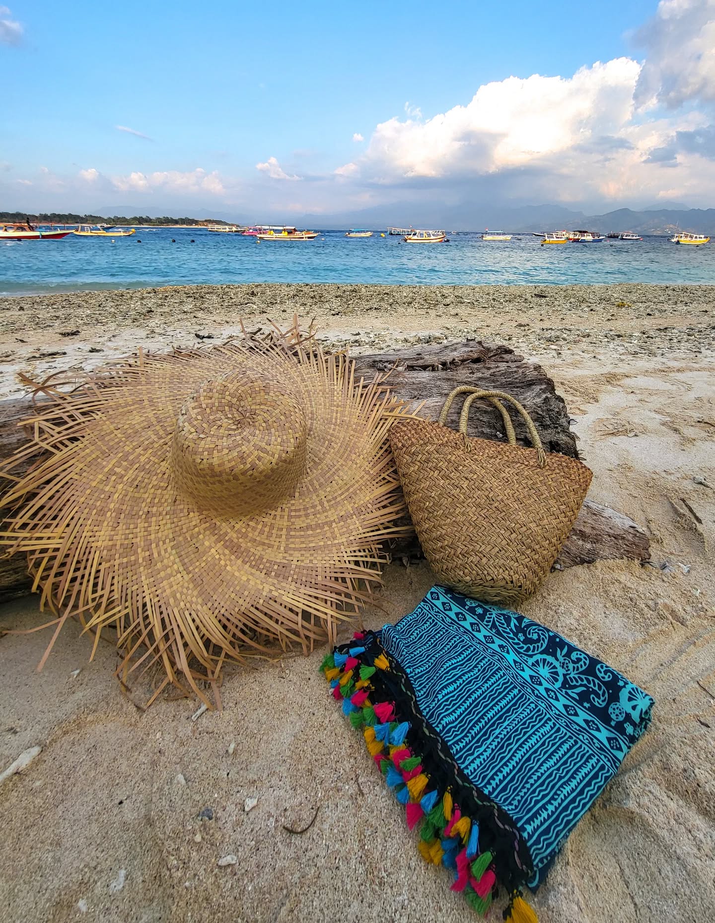 Beach day vibes 🌊☀️ Hat, bag, and colorful sarong from Bali 🌴
#BaliGiftBag #BaliVibes #IslandLife #EcoStyle #MadeInBali #BeachEssentials #BaliMagic #TravelBali #BaliLife #SustainableStyle