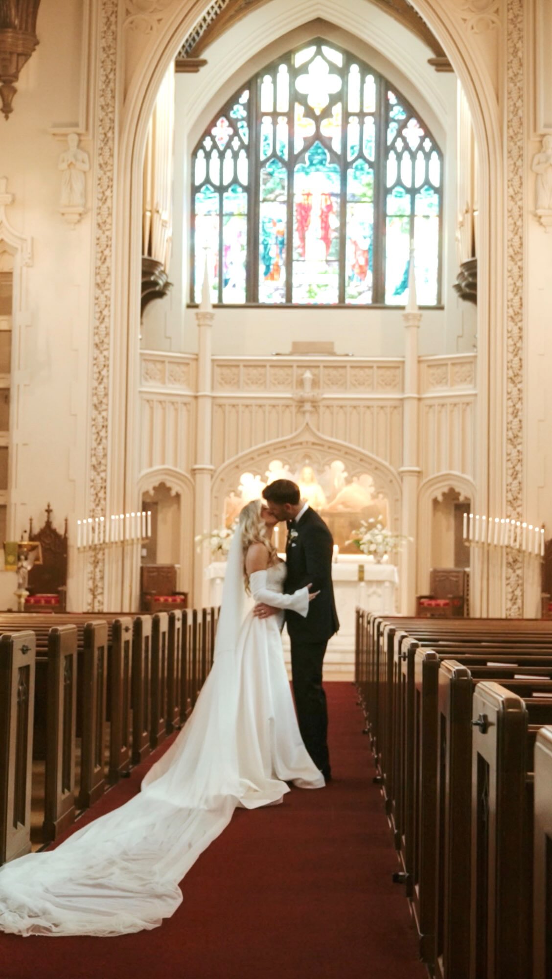 Ciara & Zach’s wedding was full of romance, faith, family, Italian tradition, & fun 🦢🥂💒 Loved getting to be a part of such a joyful day!
venues: @poncecitymarket @thebiltmoreballrooms @peachtreechristian
photo: @pamelabearden
video: @marycatherinefilms
planning/flowers/design: @wrennwooddesign
gown: @bridalsbylori
caterer: @endive.catering
DJ: @ballroomblitzevents
violinists: @cobaltstrings
cake: @gingerspicebakery