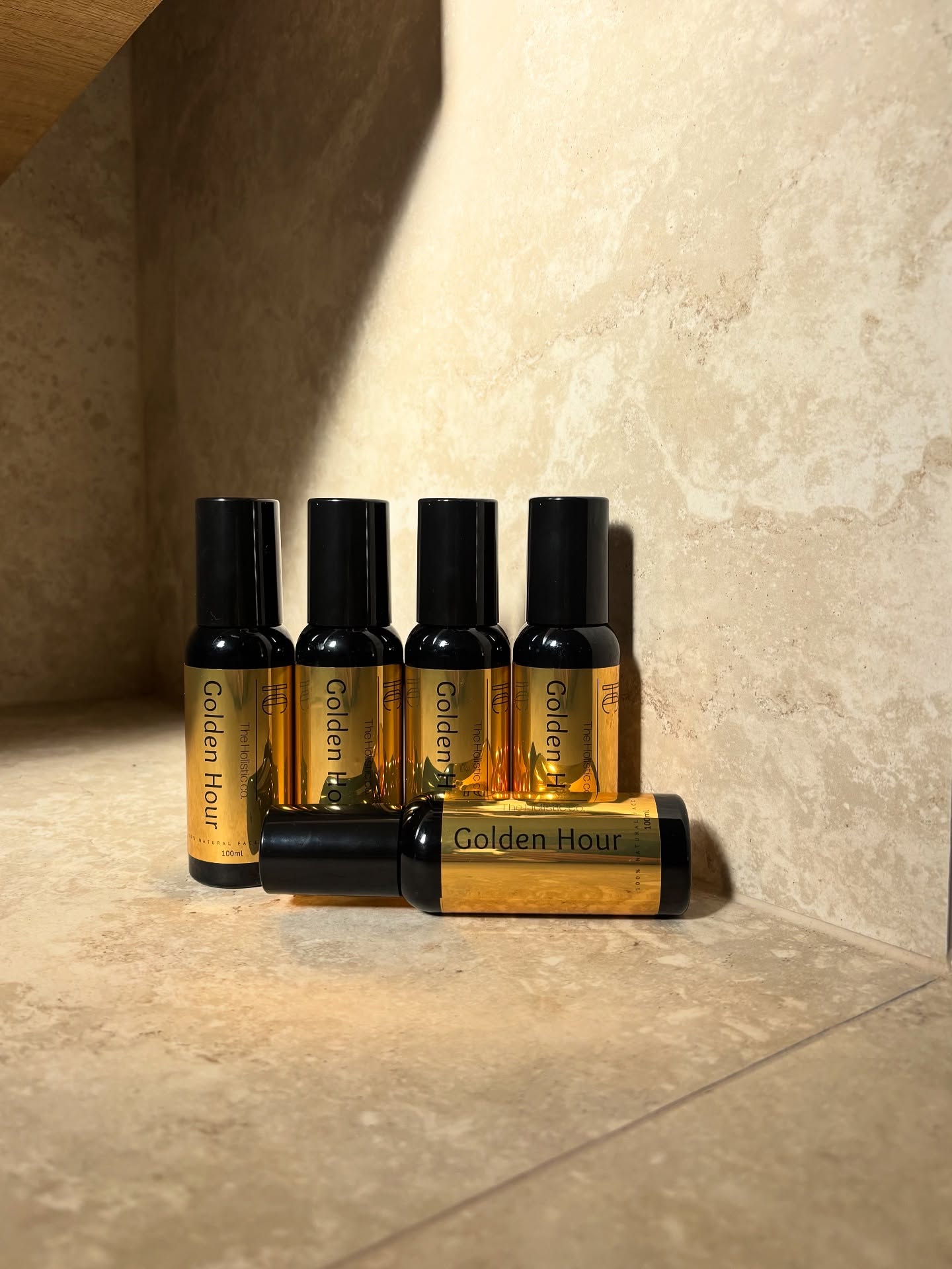 Golden Hour has arrived ✨
Gone are the days you have to pick your tan OR your skincare ~
She’s both 🫶✨
Your glowy new essential is a naturally derived face & décolletage tanning spray of White Tea, Aloe Vera juice, Cucumber extract & delicately scented with skin loving Rose, Lemon, Geranium, Neroli and Orange essential oils.☀️
Shop Golden Hour NOW 🛒 🛍️