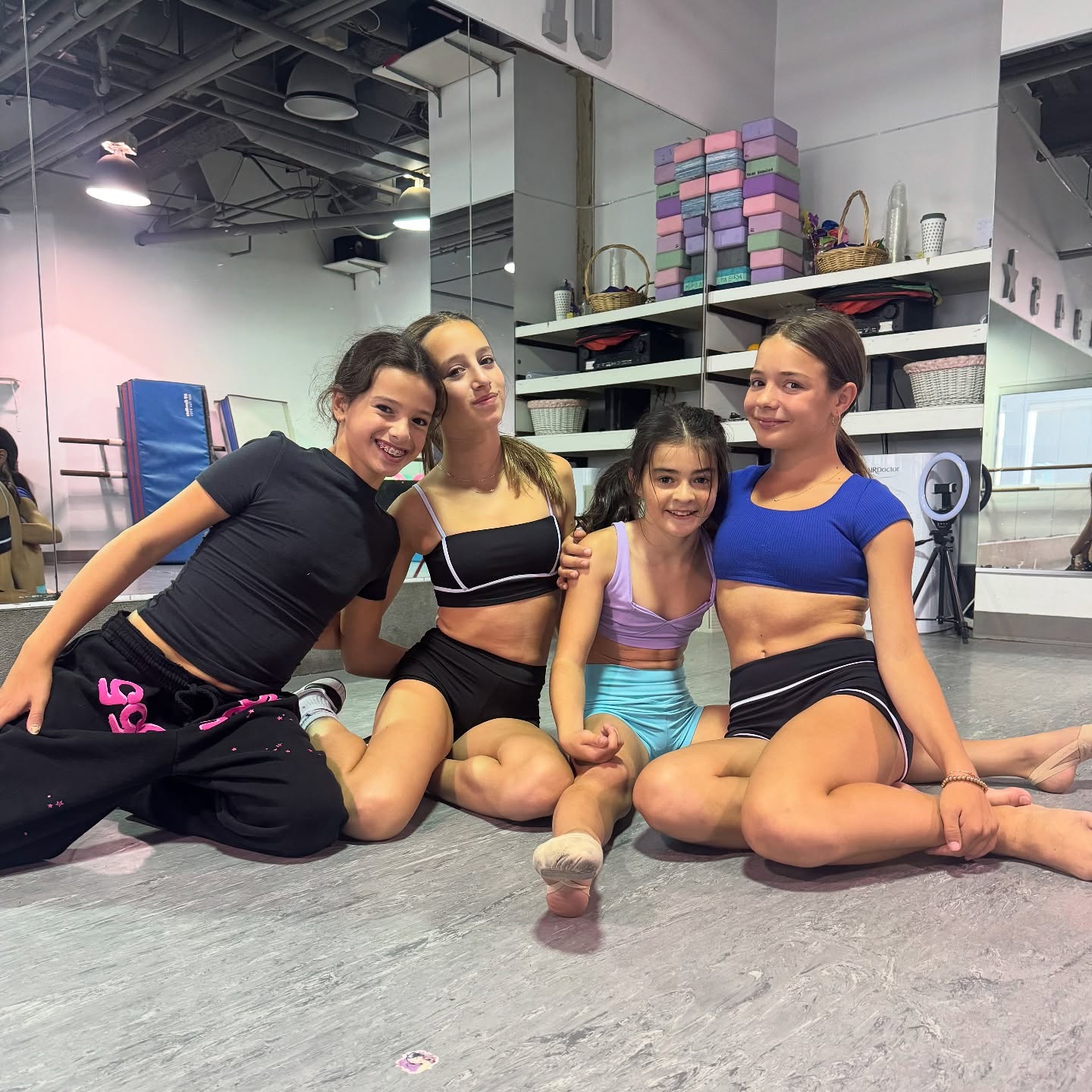 Reuniting with our dance besties is so fun!! 👯 🖤