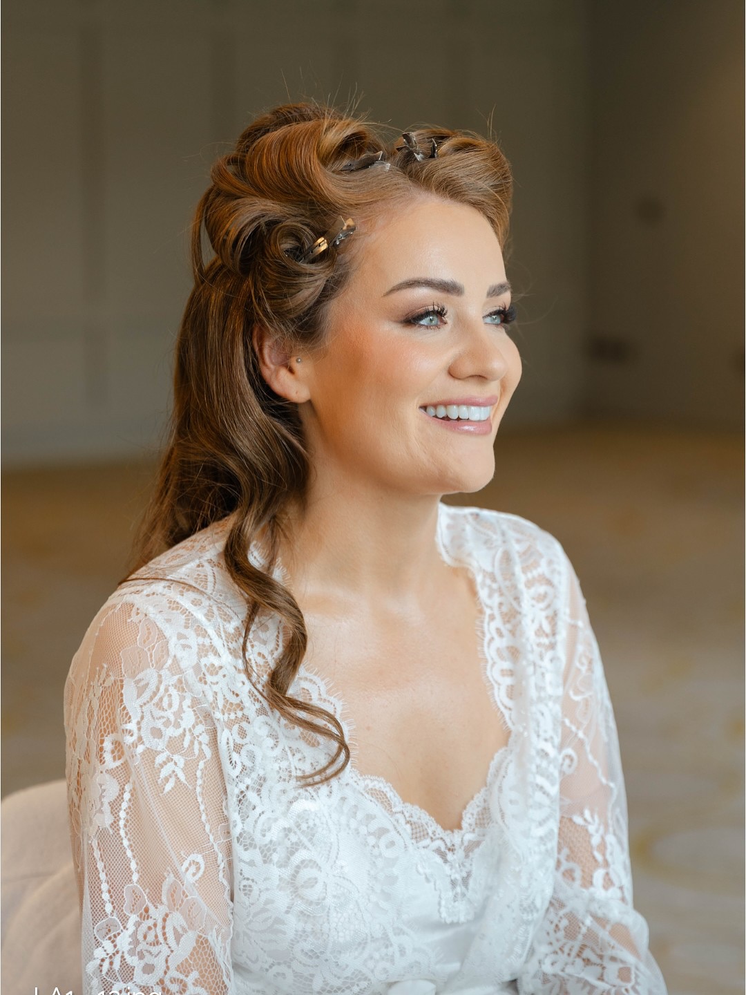 L E O N I E
Such a beautiful bride inside and out ❤️ The most magical morning spent with Leonie & her family at @sligo_parkhotel, so many laughs and the best chats ✨
Key products:
Beauty light wand @charlottetilbury
Airbrush flawless foundation @charlottetilbury
Translucent powder @lauramercier
Browtox @browaidofficial
Peach blossom lipstick @maccosmetics
Body glow @refy
Suppliers:
@mrshairbyj
@natasha.haughey_photography
@emermimnaghphotography
@wanderlust_weddings_ireland
#bridalmakeup #irishbridalmakeupartist #irishweddingsuppliers #dublinmakeupartist