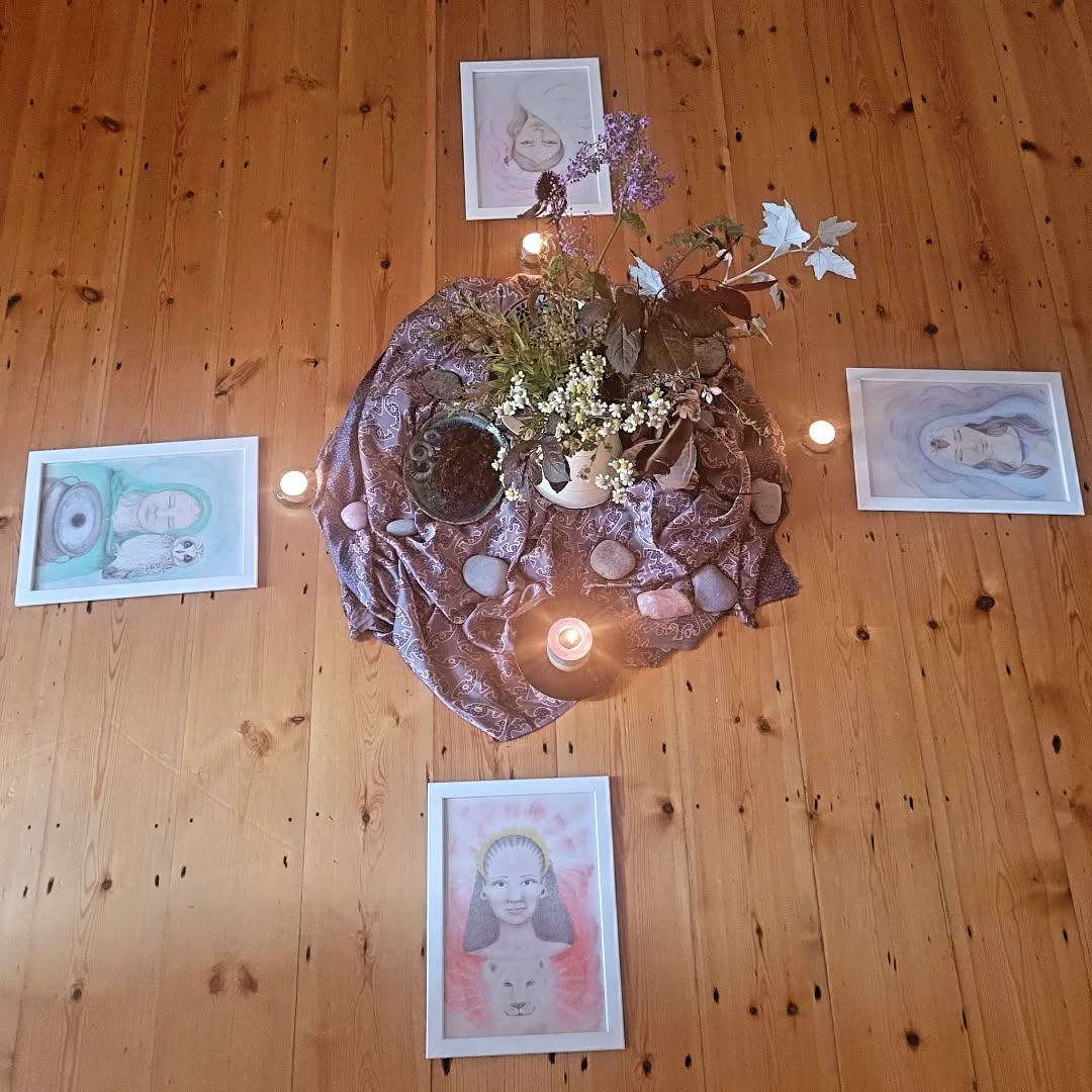 I was so present for my 1st women's circle that I forgot to take any snaps. But also, sometimes it just doesn't feel right to open up a space where people are vulnerable to then ask if I can take a photo.
For this reason I've designed a day workshop for free for people who love having their photo taken and enjoy the space and attention, so watch out for those images to give an idea of what we get up to.
Im so happy to share that at last, my closed womens circle container has been opened and received beautifully.
Thank you to all the women who make this possible but supporting me in various ways and trusting me but also the power of the circle.
In the community, we thrive.