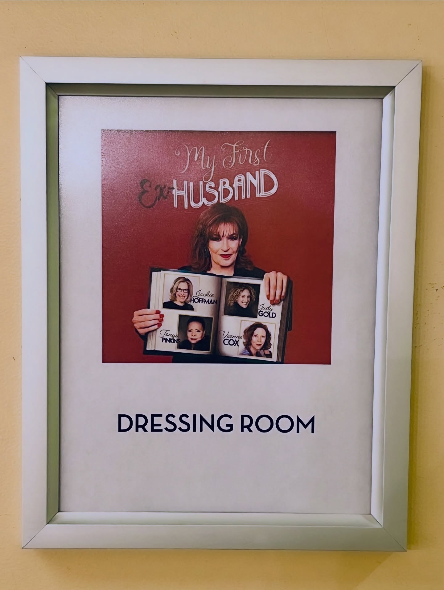 What an amazing weekend! ‘My ex-husband ‘ (@joyvbehar @jewdygold @tonyapinkins @veannecox )is performing in Boston, and I got to be part of it for three days. So much fun! Thank you! 💕
Great team work with amazing stylist @rosaamoedo
.
.
#broadwayshow #joybehar #judygold #bostonmakeupartist