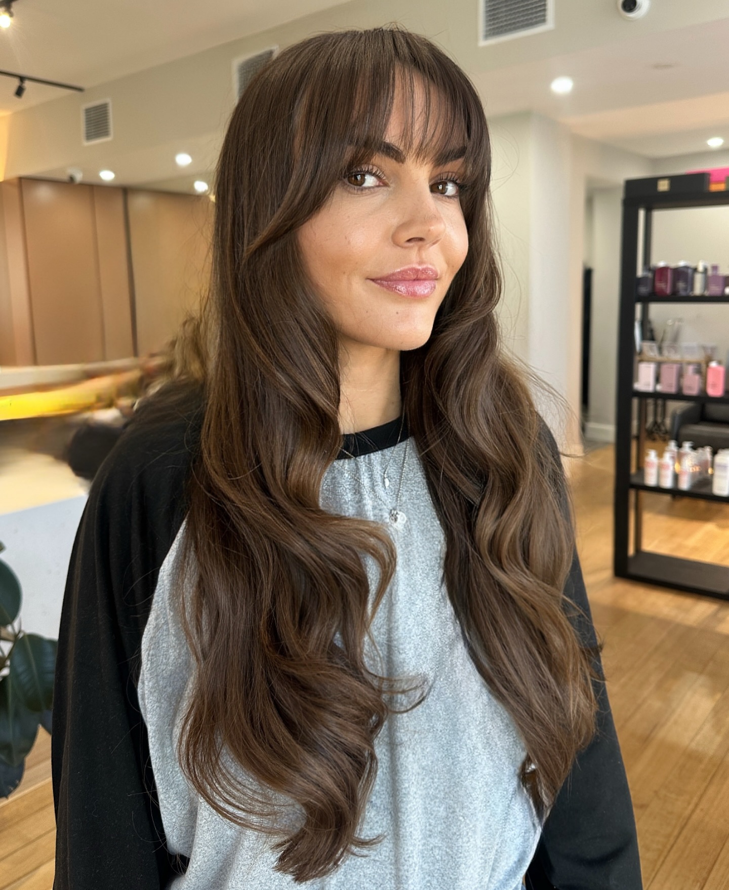 Adding shape to long hair 💥💥
Gorgeous cut and style by @hairbyleah87