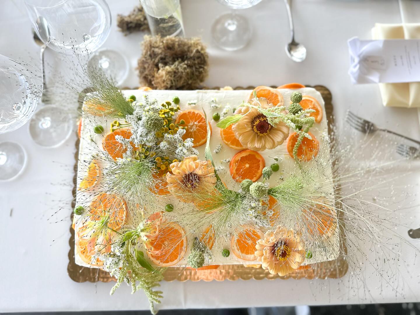 My favorite wedding cake this year
.
.
.
Venue @hyattcarmel
Planner @theaethra.moments
Video @wilsonzhangfilms
Photo @vesperchenphoto
Makeup @agnesmakeup.ca
.
.
.
.
.
.
#flowerbouquet
#flowers
#wedding
#modernbride
#weddingreception
#floraldesign
#bridesmaids
#bride
#bouquet
#saratoga
#campbell
#pleasanton
#redwoodcity
#weddingflorals
#sustainability
#weddingceremonydecor
#weddingceremony
#flowerartistry
#weddinginspiration
#weddingidea
#weddingarchflowers
#bayareaflorist
#weddingflowers
#weddingflorist
#weddingcake