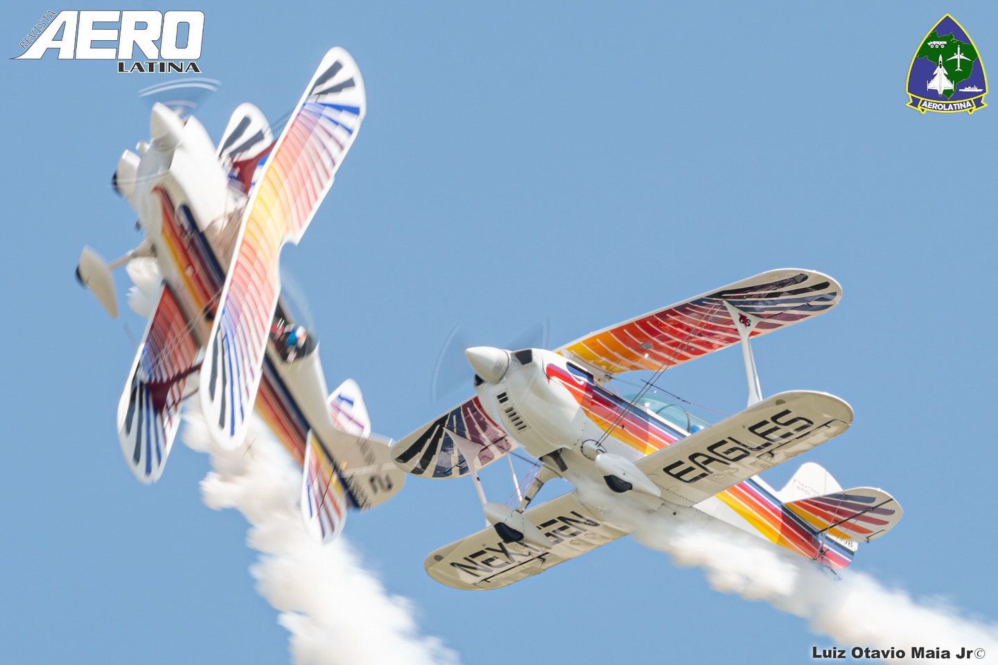 A NextGen Eagles Aerobatic Team, atualmente é a única Equipe Aerobática Christen Eagle do Mundo!
Mas para os amantes da aviação acrobática brasileira, é impossível olhar para a NextGen Eagles e não lembrar da saudosa Esquadrilha Tecsat ou Esquadrilha Bruxa que voavam os belos Christen Eagle, pelos diversos eventos no Brasil na década de 90.
As fotos foram registradas durante o EAA AirVenture Oshkosh 2025.
#aviation #avgeek #nextgen #OSH25 #aviationphotography